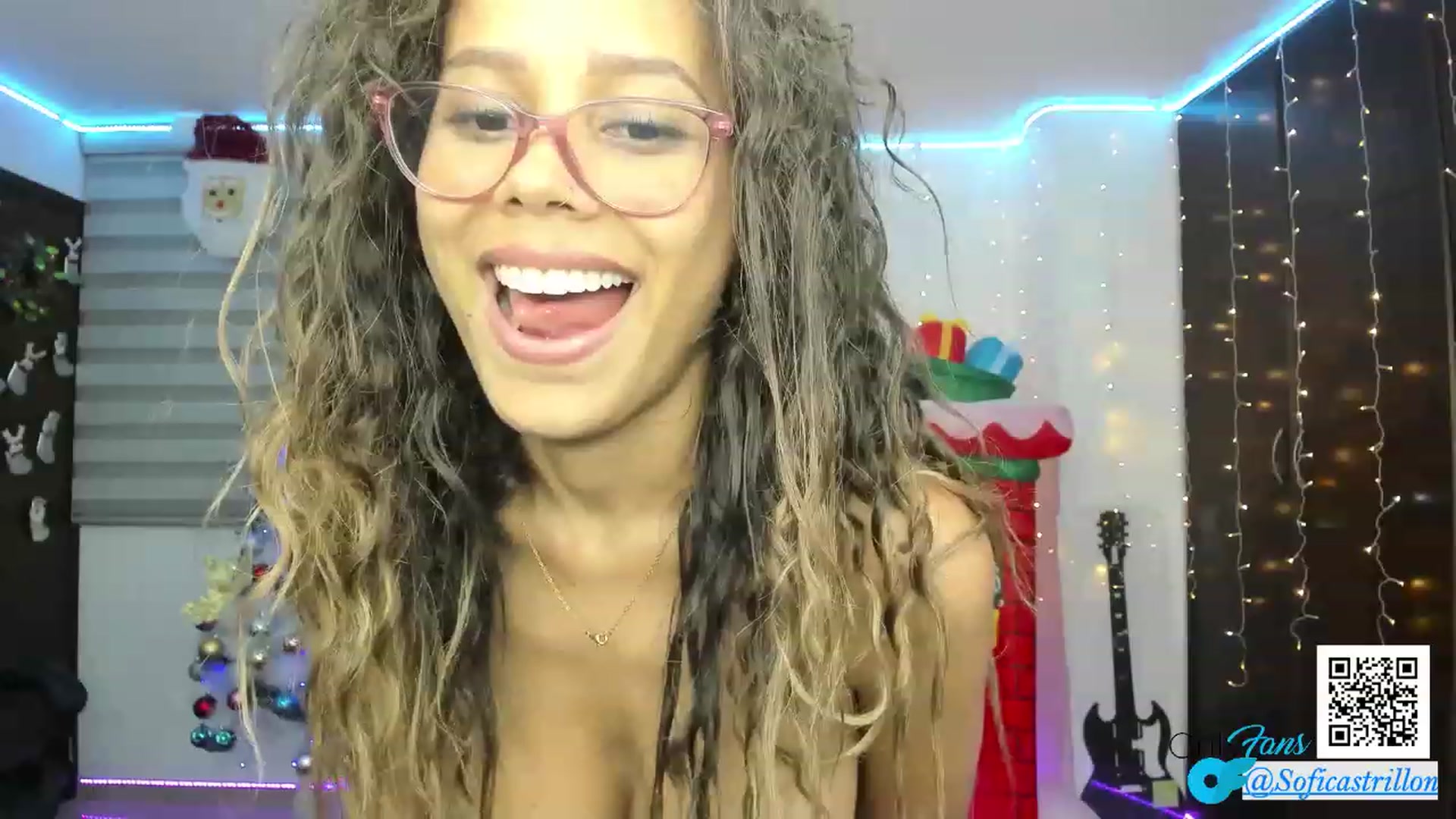 Gallery image thumbnail from pamela_land's myfreecams stream on, 12/01/2022, 03:21 image 13 of 20