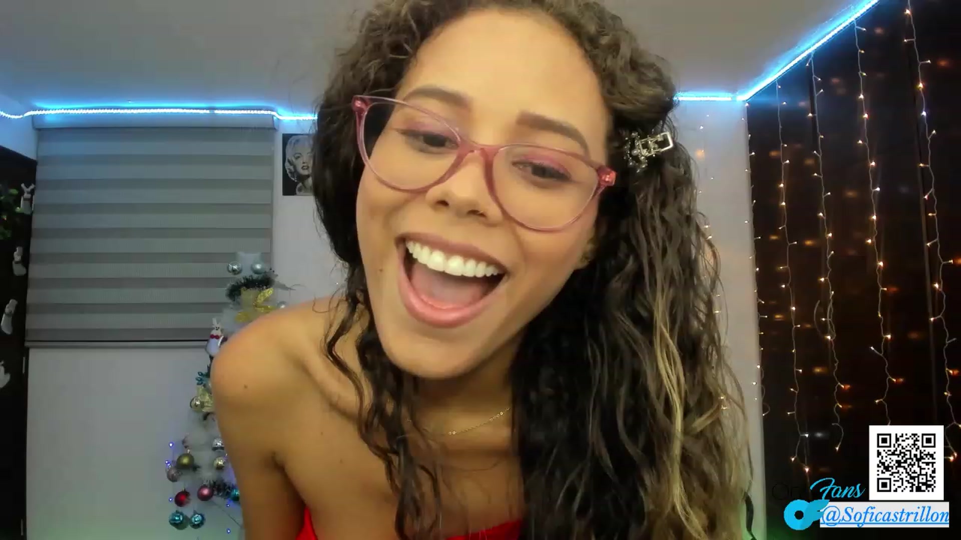 Gallery image thumbnail from pamela_land's myfreecams stream on, 12/05/2022, 05:43 image 4 of 20