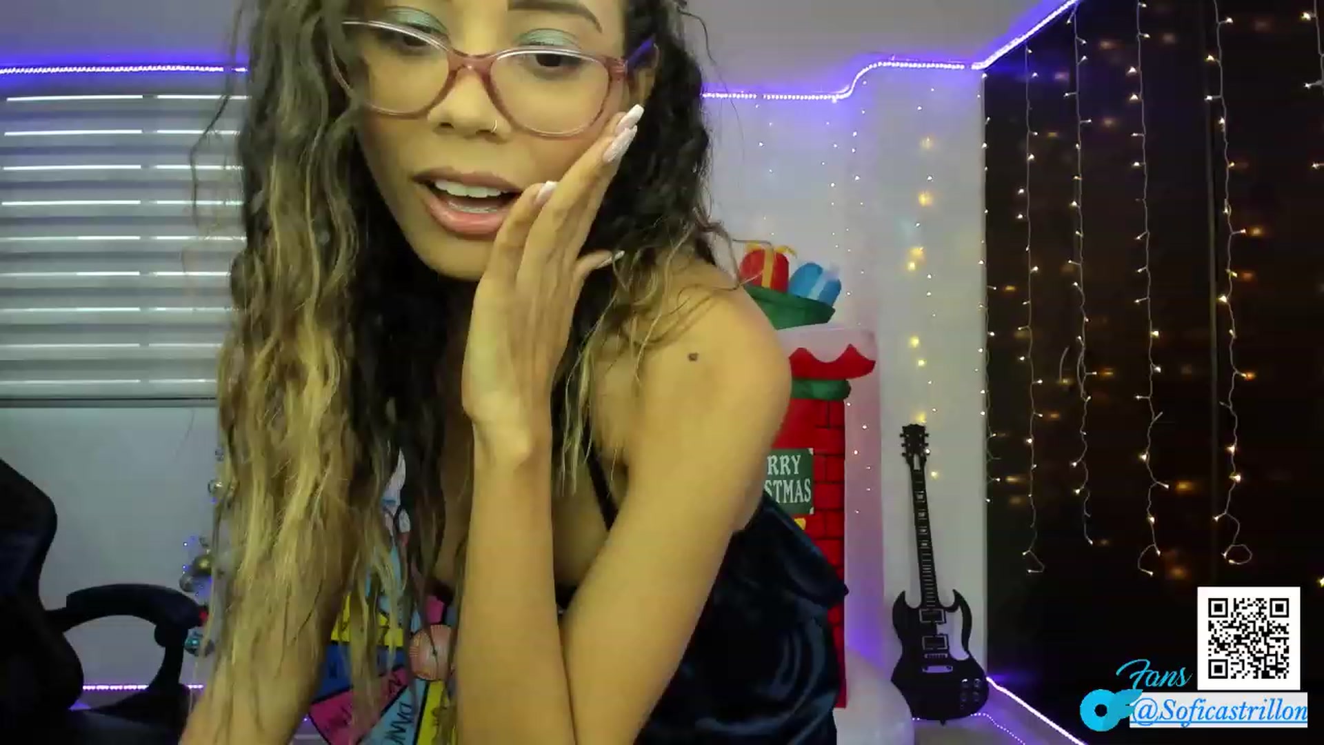 Gallery image thumbnail from pamela_land's myfreecams stream on, 12/08/2022, 18:10 image 2 of 20
