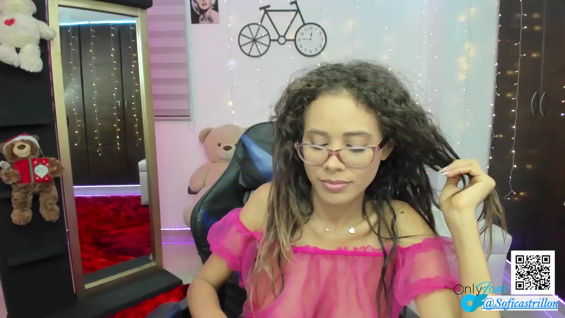Gallery image thumbnail from pamela_land's myfreecams stream on, 01/12/2023, 06:13 image 10 of 20