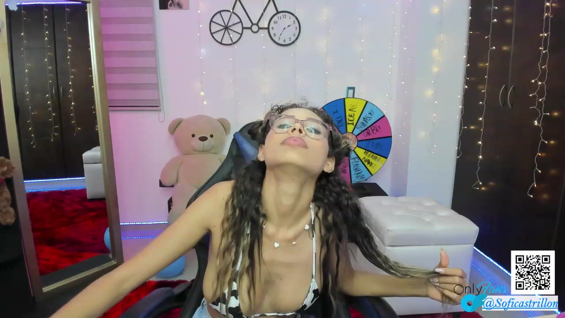Gallery image thumbnail from pamela_land's myfreecams stream on, 01/15/2023, 05:45 image 20 of 20