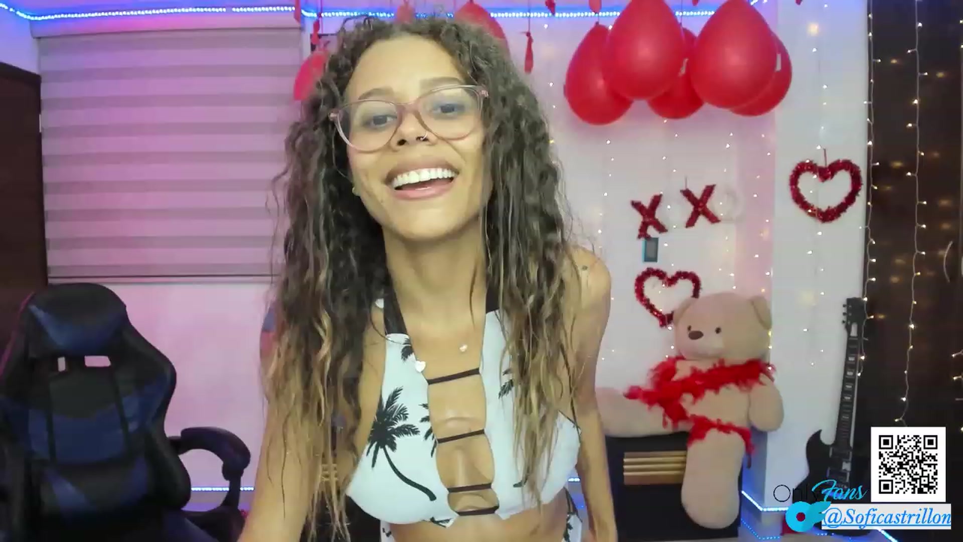 Gallery image thumbnail from pamela_land's myfreecams stream on, 02/24/2023, 04:16 image 19 of 20