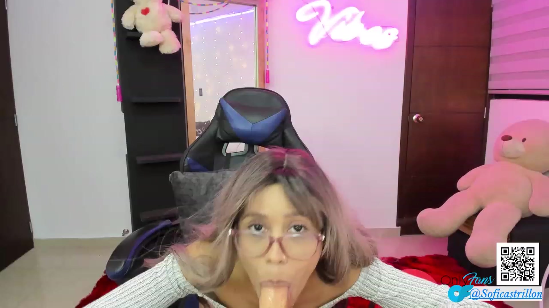 Gallery image thumbnail from pamela_land's myfreecams stream on, 03/26/2023, 06:35 image 10 of 20