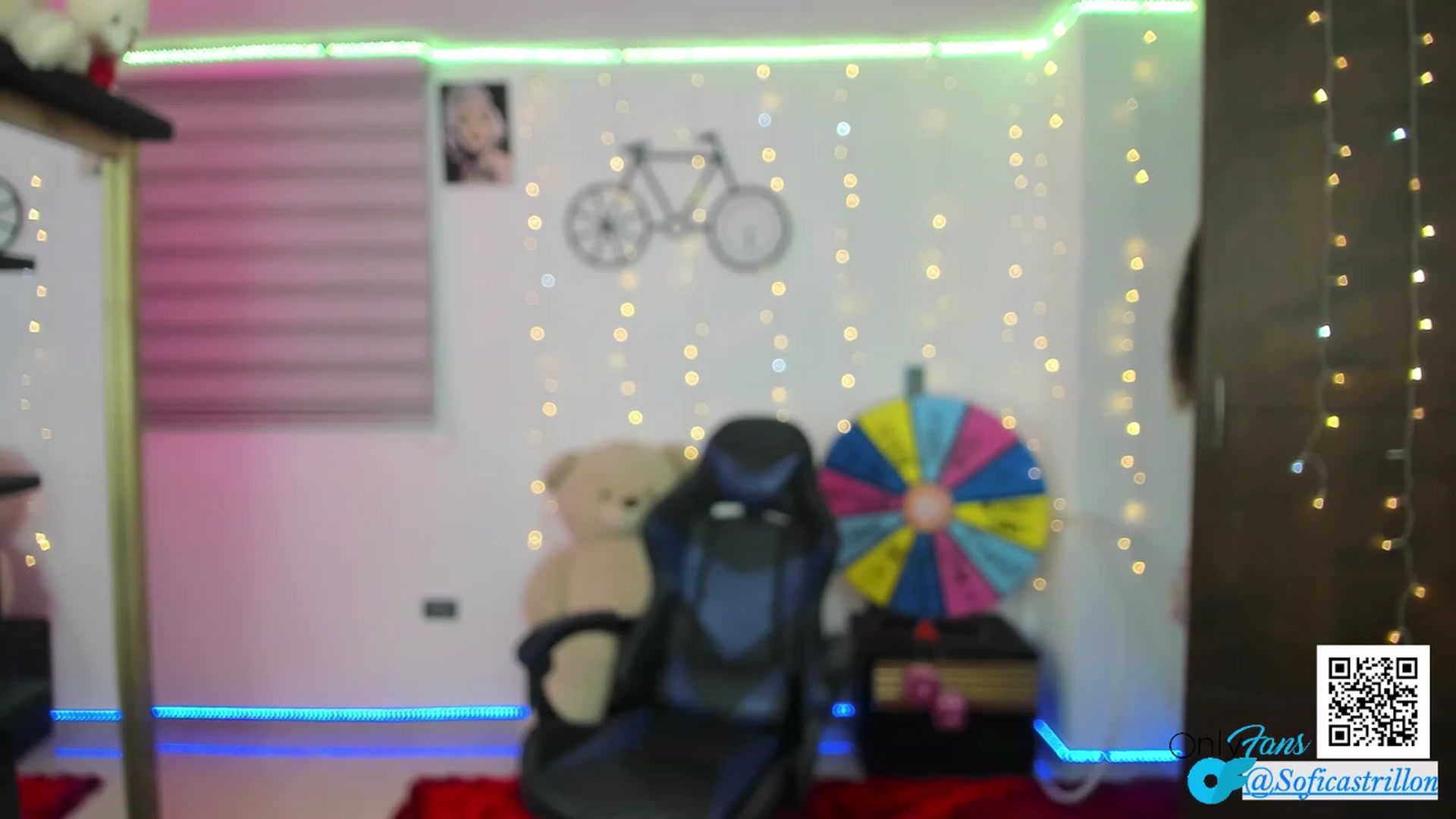Gallery image thumbnail from pamela_land's myfreecams stream on, 07/27/2023, 04:36 image 8 of 20