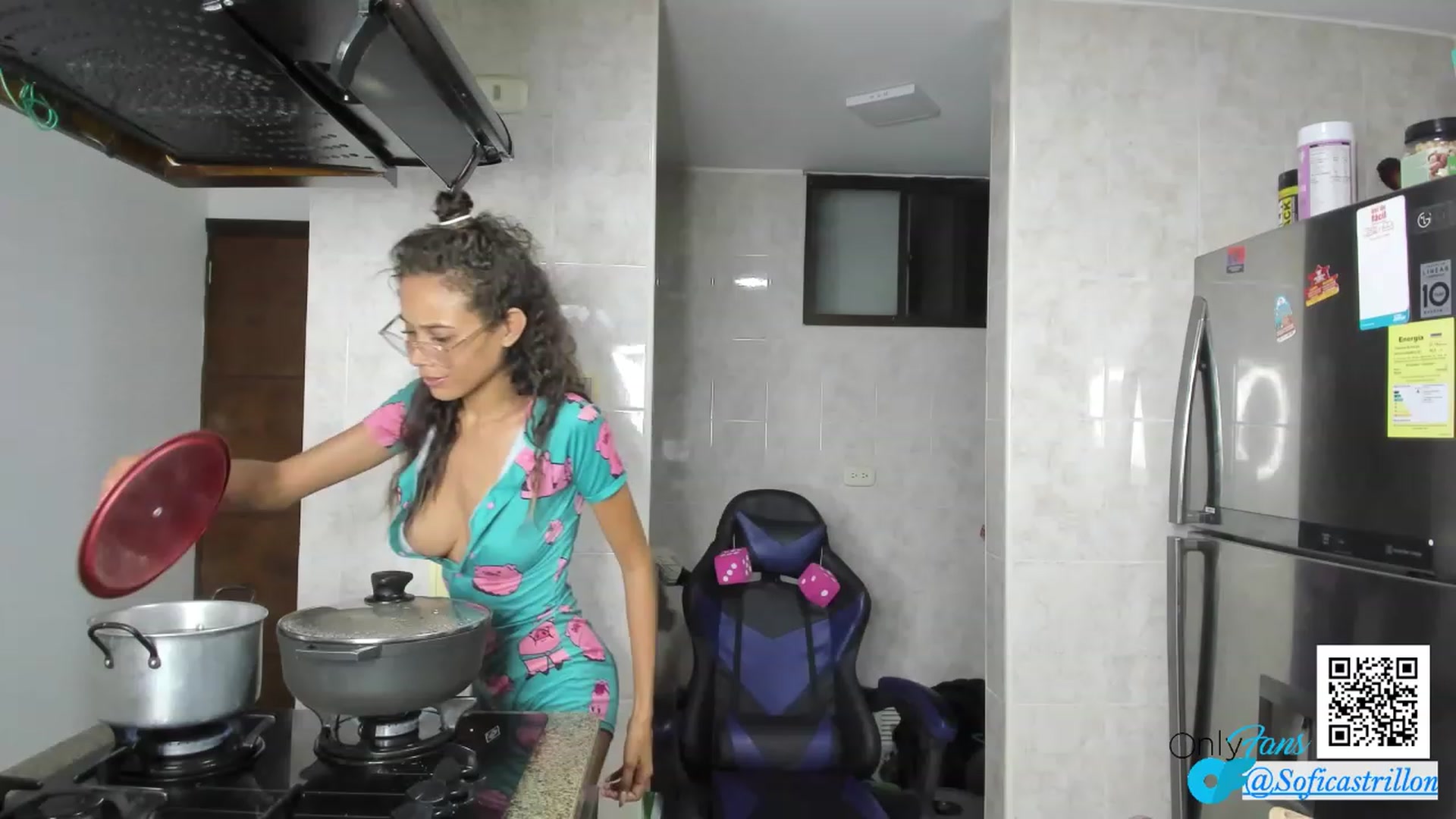 Gallery image thumbnail from pamela_land's myfreecams stream on, 07/30/2023, 03:21 image 19 of 20