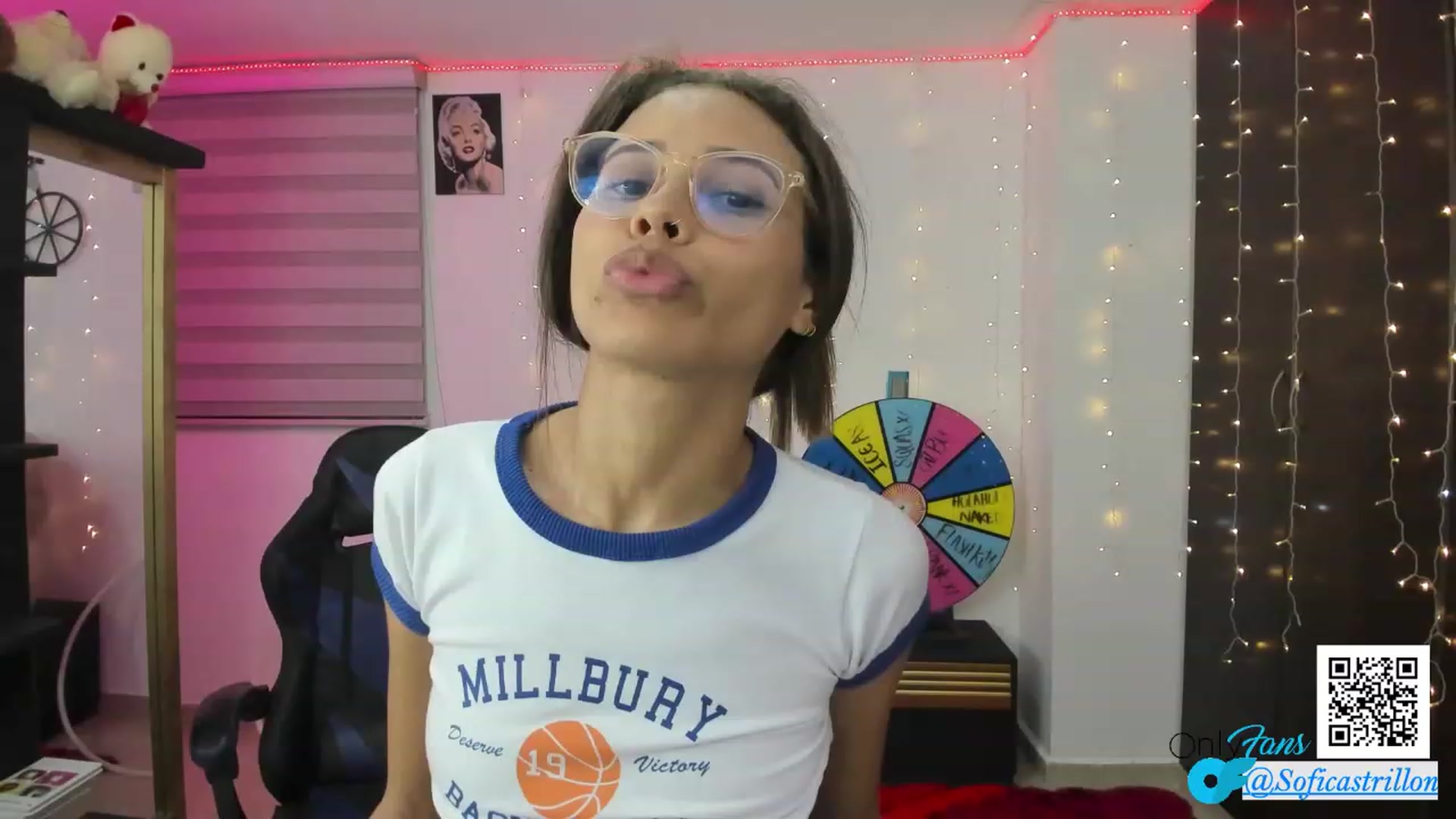 Gallery image thumbnail from pamela_land's myfreecams stream on, 08/04/2023, 04:29 image 17 of 20
