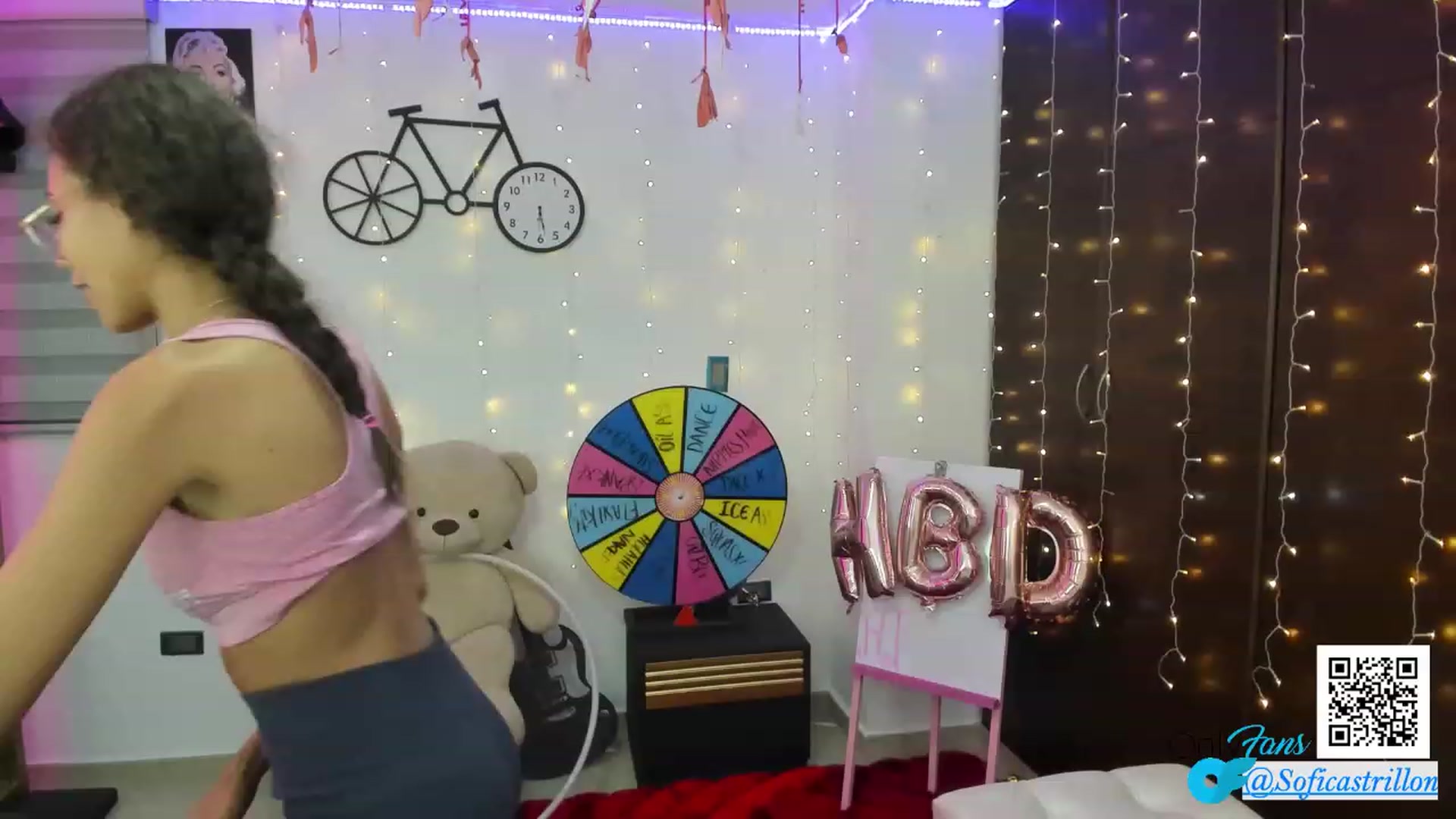 Gallery image thumbnail from pamela_land's myfreecams stream on, 08/17/2023, 05:16 image 16 of 20