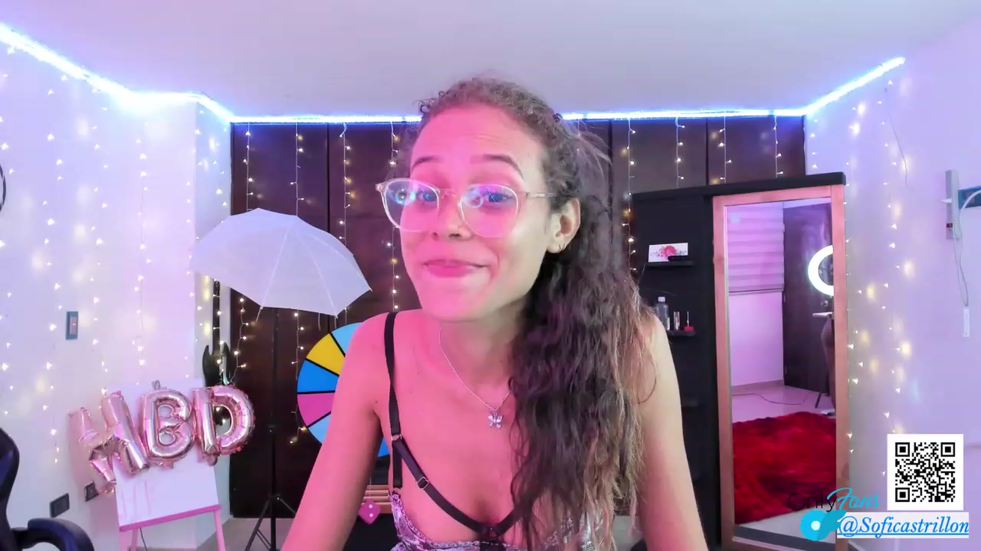 Gallery image thumbnail from pamela_land's myfreecams stream on, 08/23/2023, 04:08 image 5 of 20