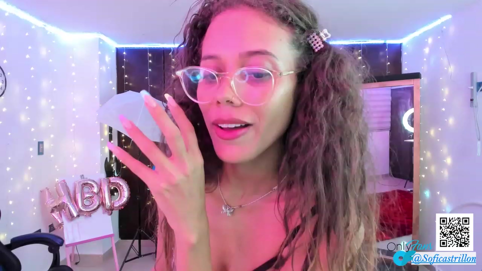 Gallery image thumbnail from pamela_land's myfreecams stream on, 08/23/2023, 04:08 image 19 of 20