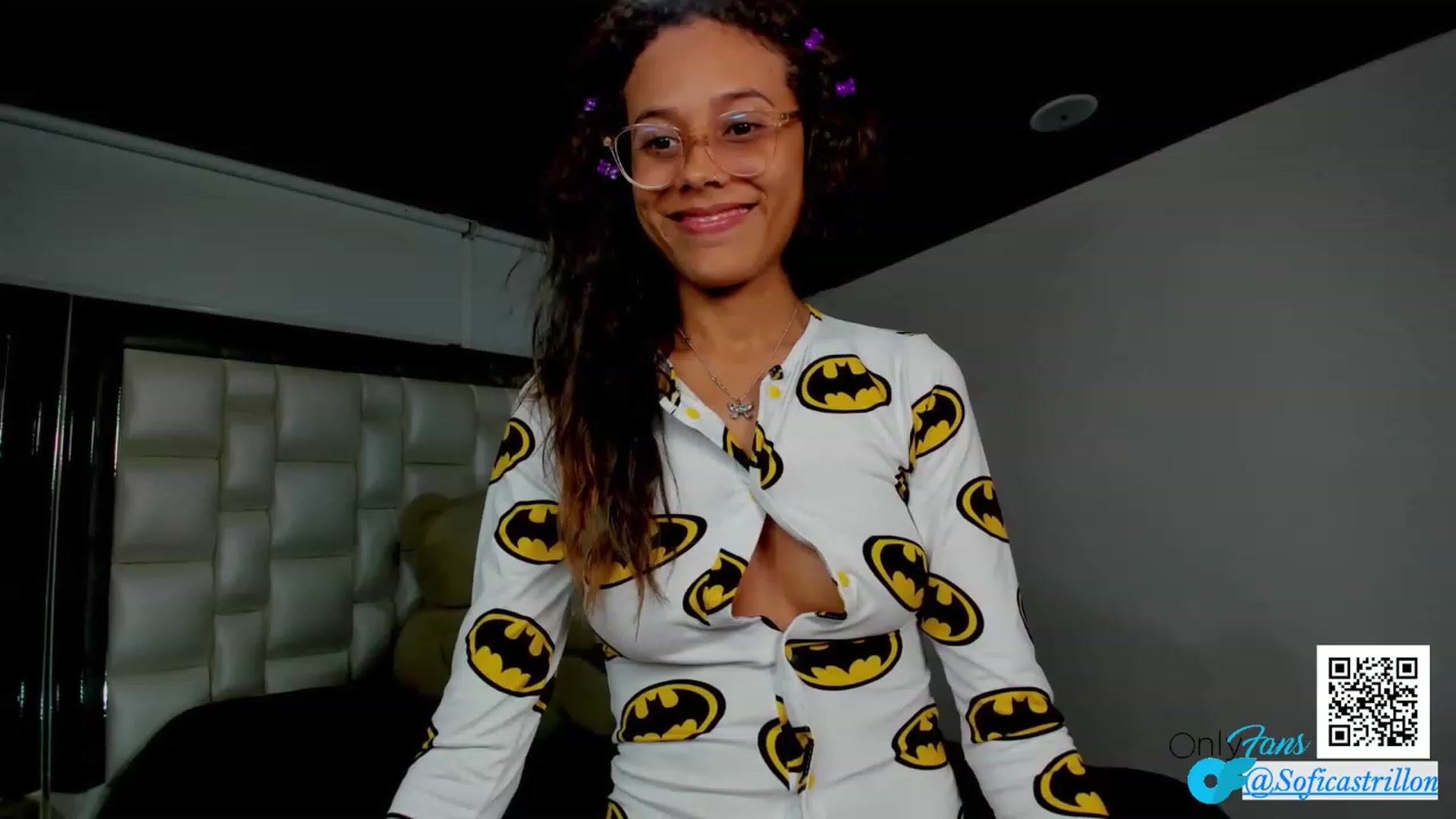 Gallery image thumbnail from pamela_land's myfreecams stream on, 09/10/2023, 03:12 image 4 of 20