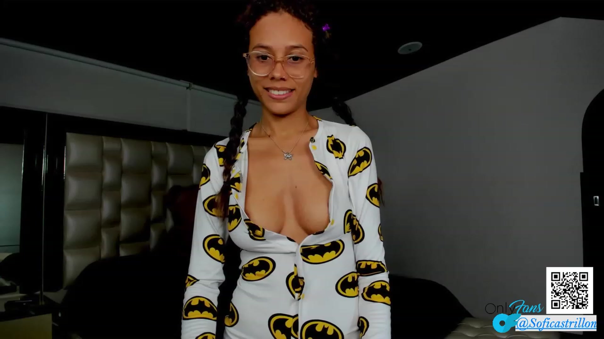 Gallery image thumbnail from pamela_land's myfreecams stream on, 09/10/2023, 06:01 image 10 of 20