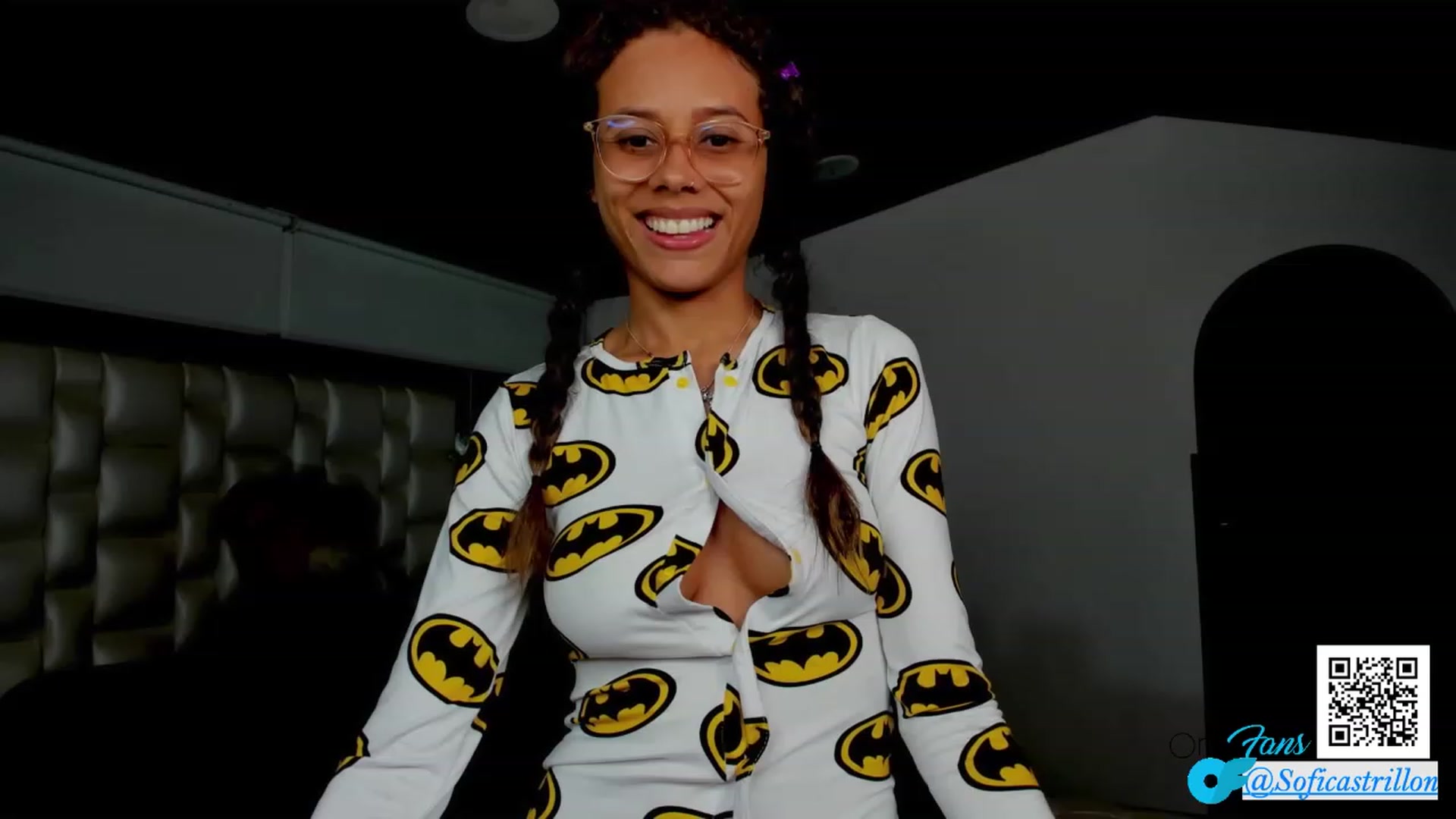 Gallery image thumbnail from pamela_land's myfreecams stream on, 09/10/2023, 06:01 image 17 of 20