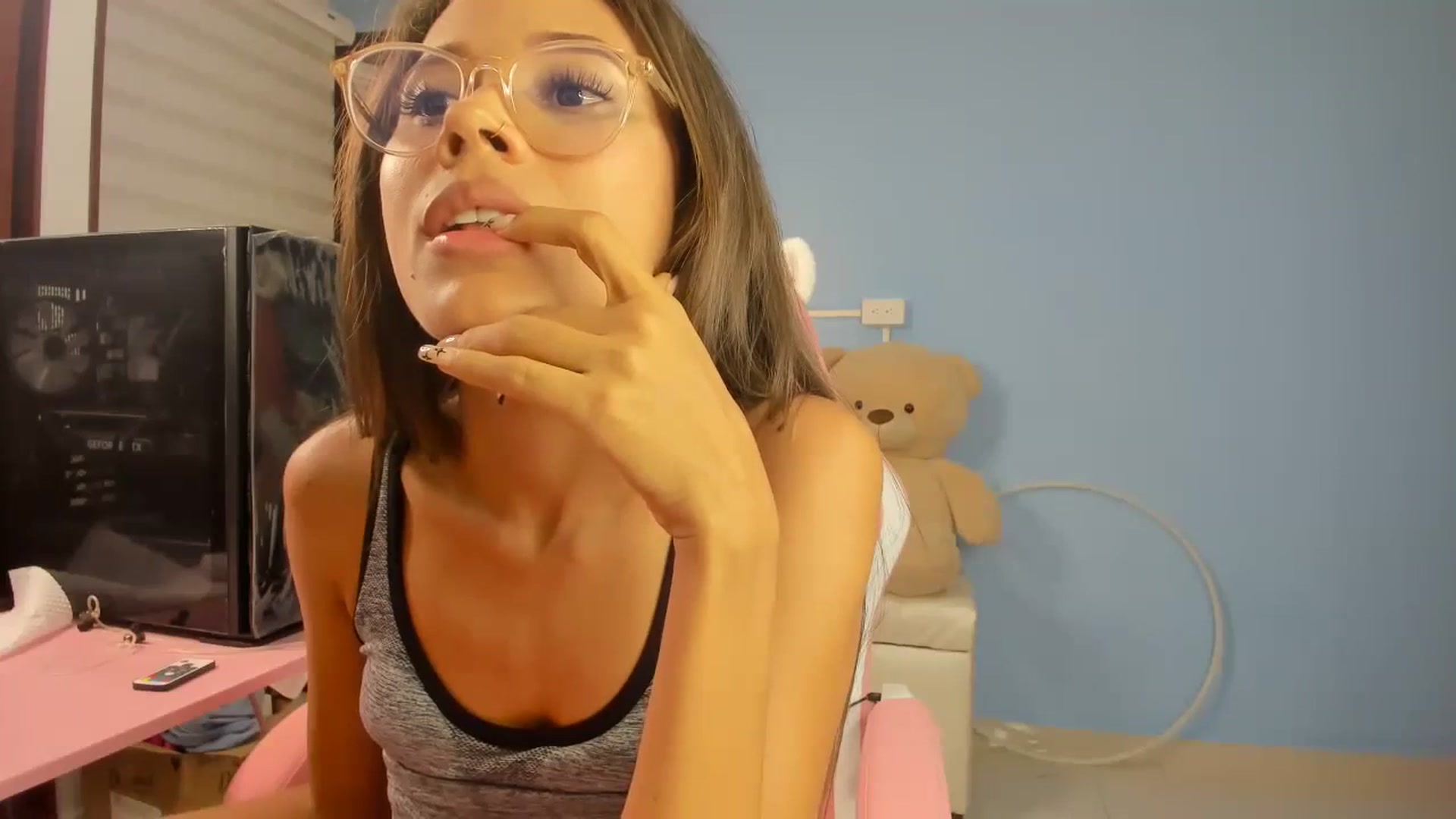 Gallery image thumbnail from pamela_land's myfreecams stream on, 10/01/2023, 02:51 image 16 of 20