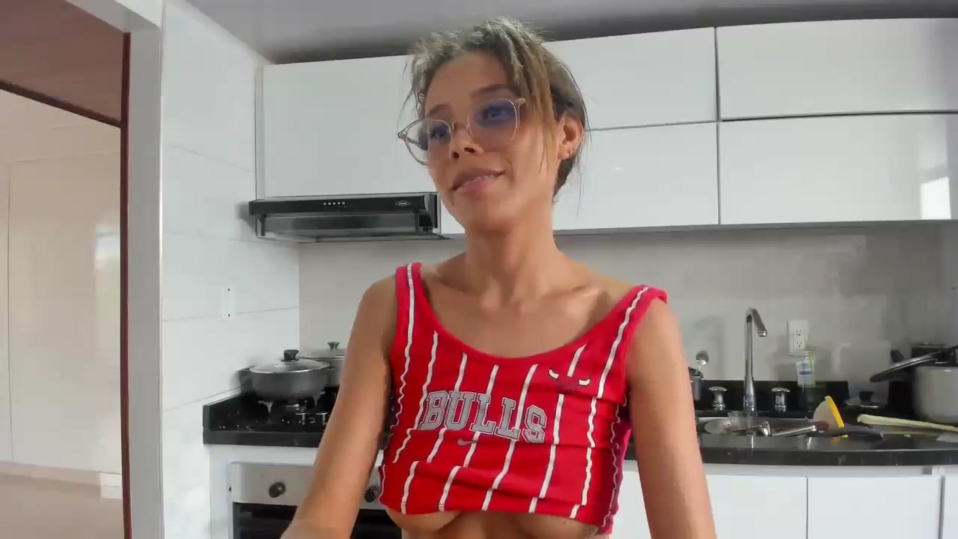 Gallery image thumbnail from pamela_land's myfreecams stream on, 10/03/2023, 18:33 image 5 of 20