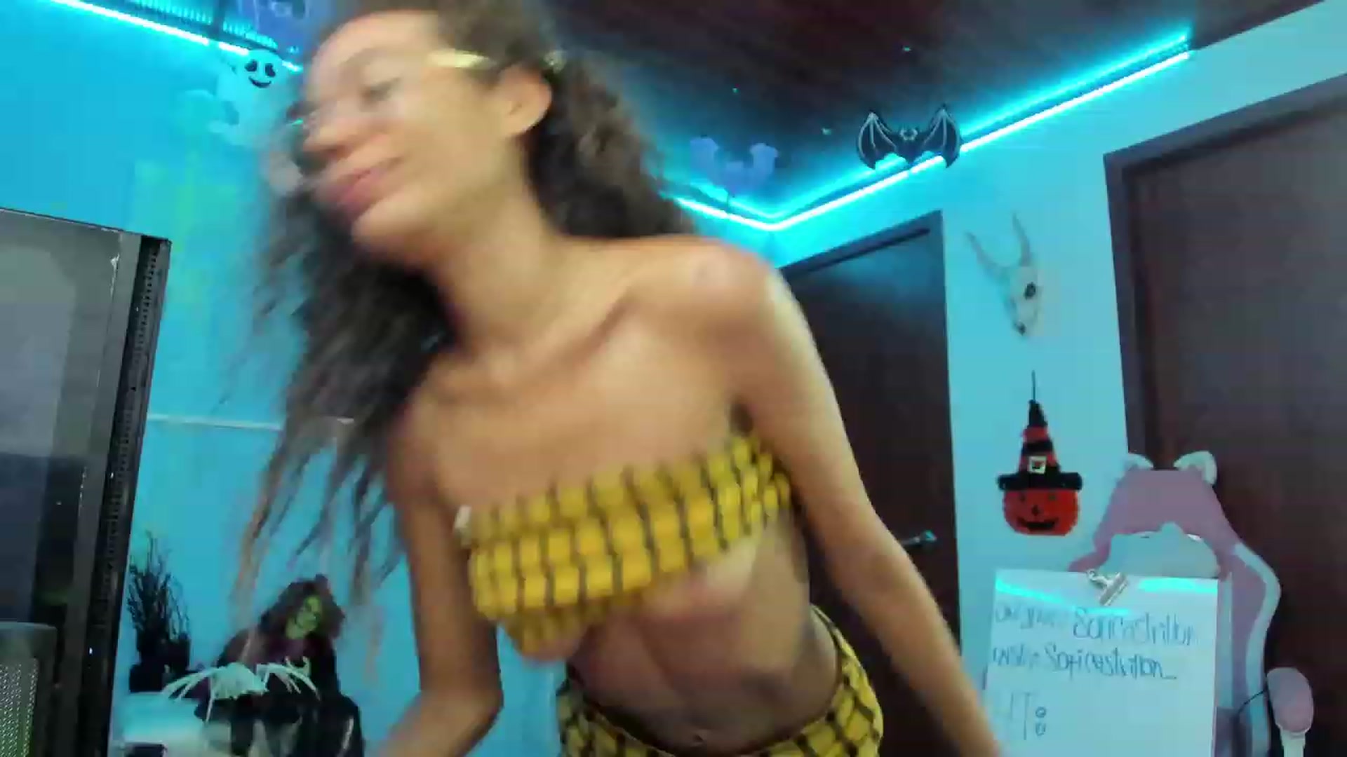 Gallery image thumbnail from pamela_land's myfreecams stream on, 10/25/2023, 04:08 image 16 of 20