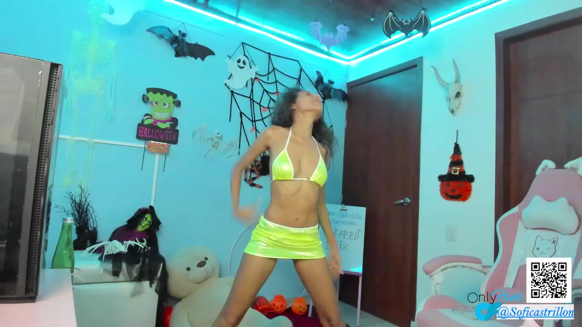 Gallery image thumbnail from pamela_land's myfreecams stream on, 10/29/2023, 06:20 image 5 of 20