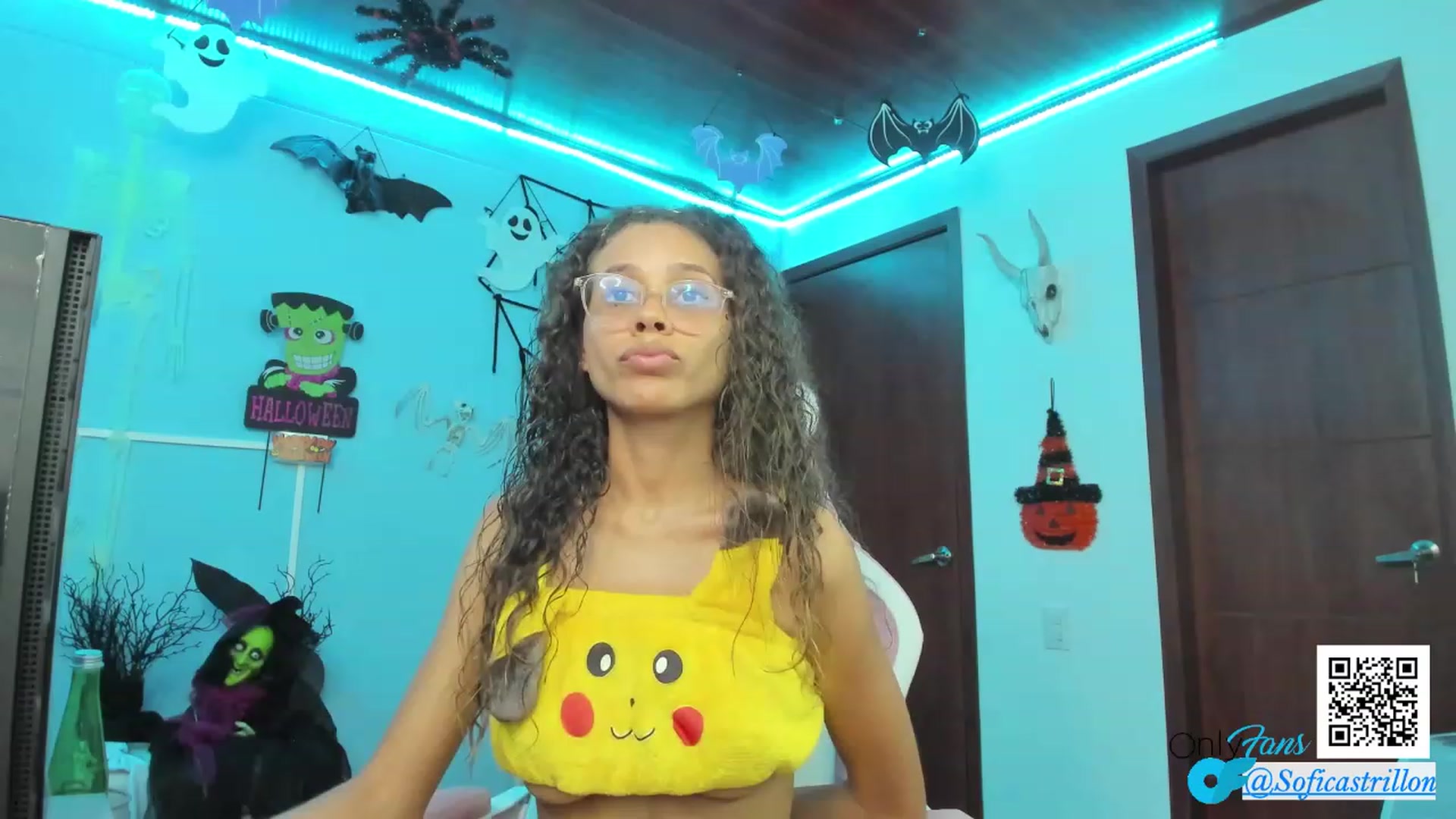 Gallery image thumbnail from pamela_land's myfreecams stream on, 10/31/2023, 03:04 image 17 of 20
