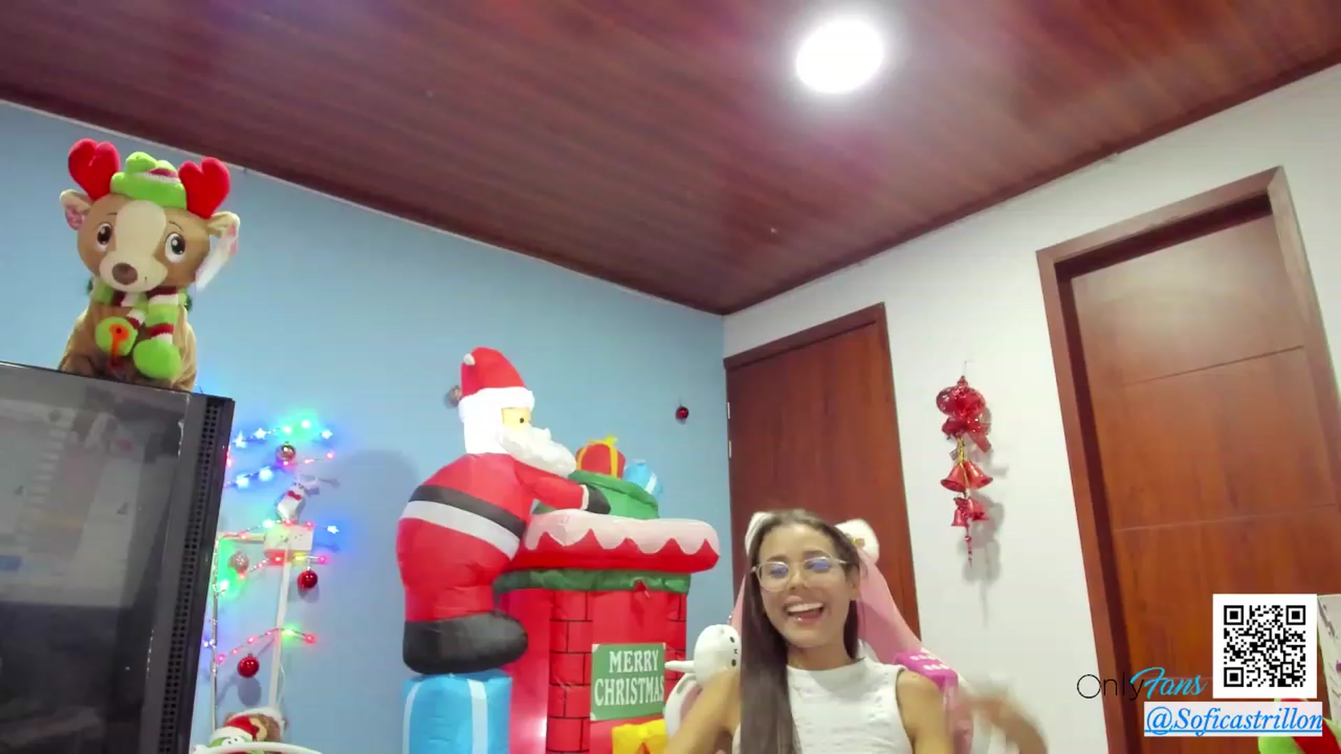 Gallery image thumbnail from pamela_land's myfreecams stream on, 12/05/2023, 02:34 image 20 of 20