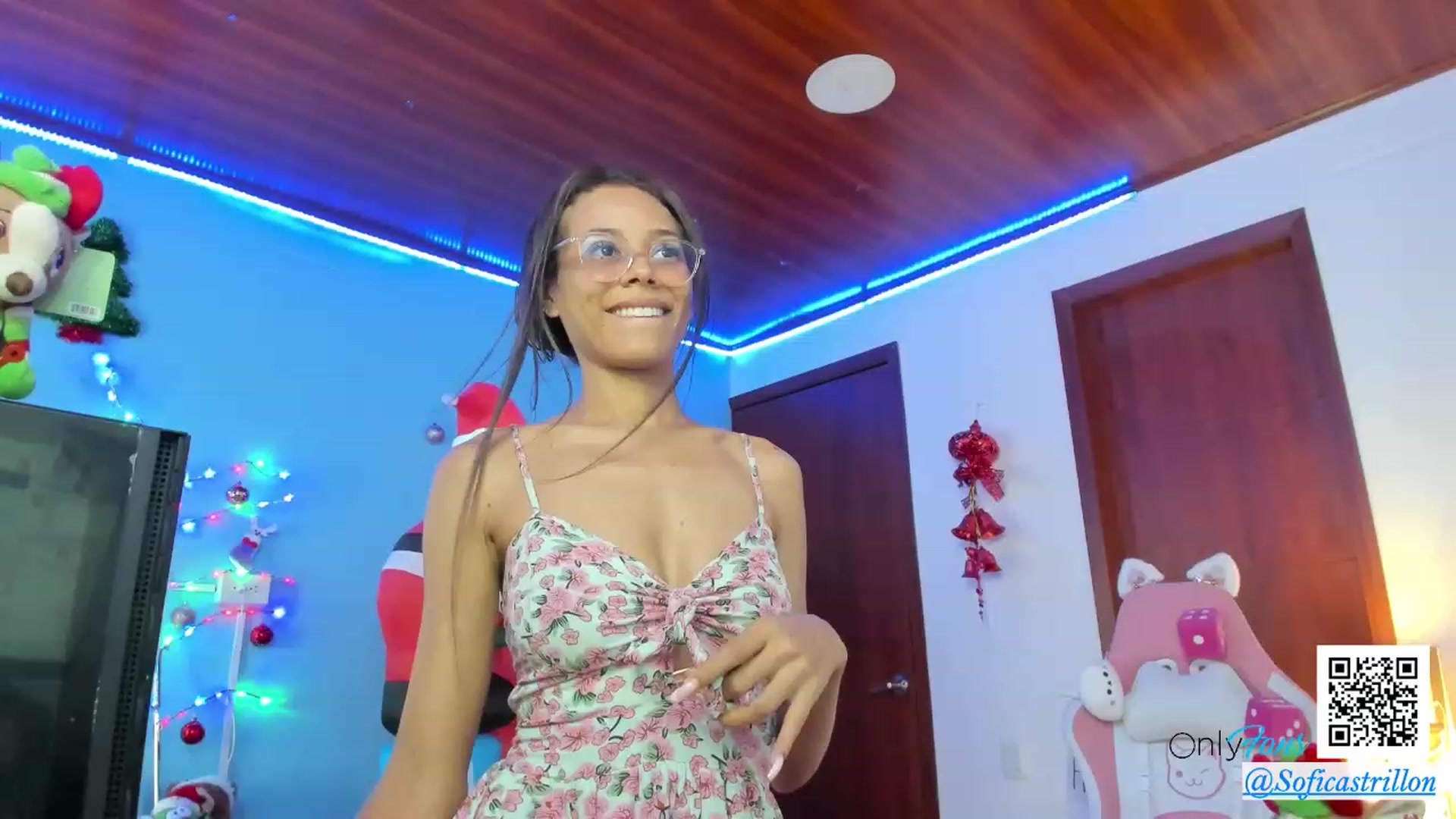 Gallery image thumbnail from pamela_land's myfreecams stream on, 12/06/2023, 16:55 image 12 of 20