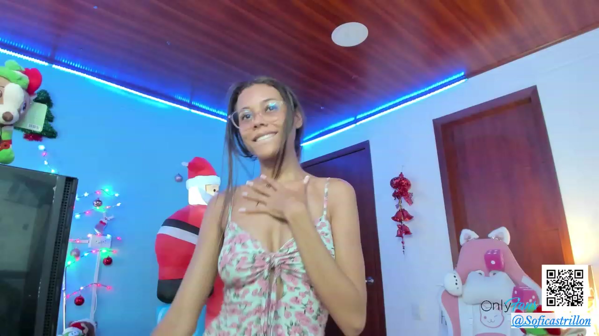 Gallery image thumbnail from pamela_land's myfreecams stream on, 12/06/2023, 16:55 image 14 of 20