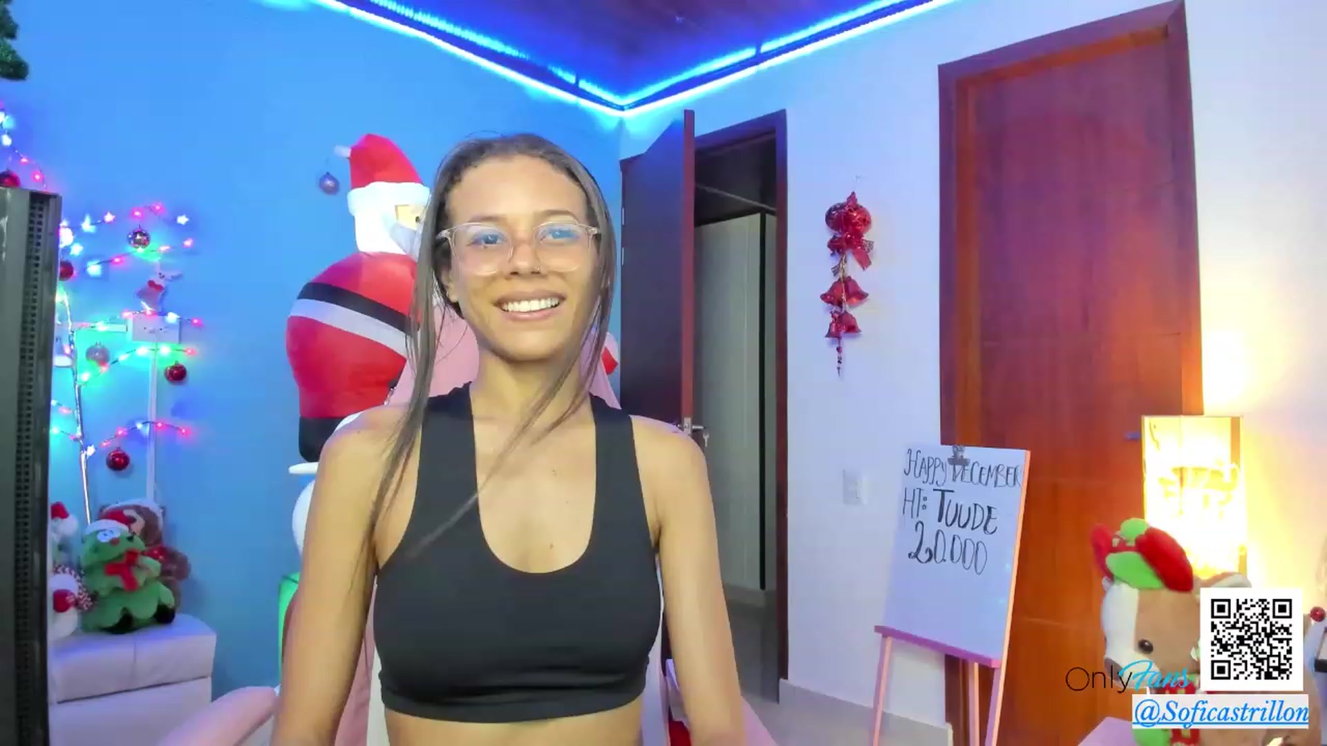 Gallery image thumbnail from pamela_land's myfreecams stream on, 12/06/2023, 23:13 image 8 of 20