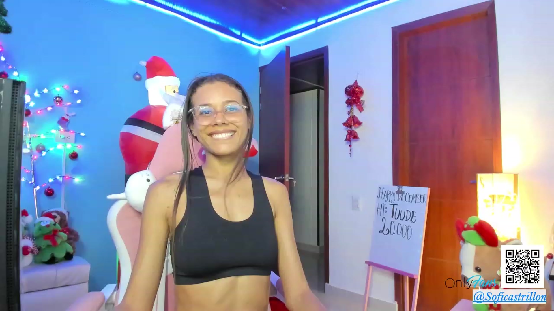 Gallery image thumbnail from pamela_land's myfreecams stream on, 12/06/2023, 23:13 image 1 of 20