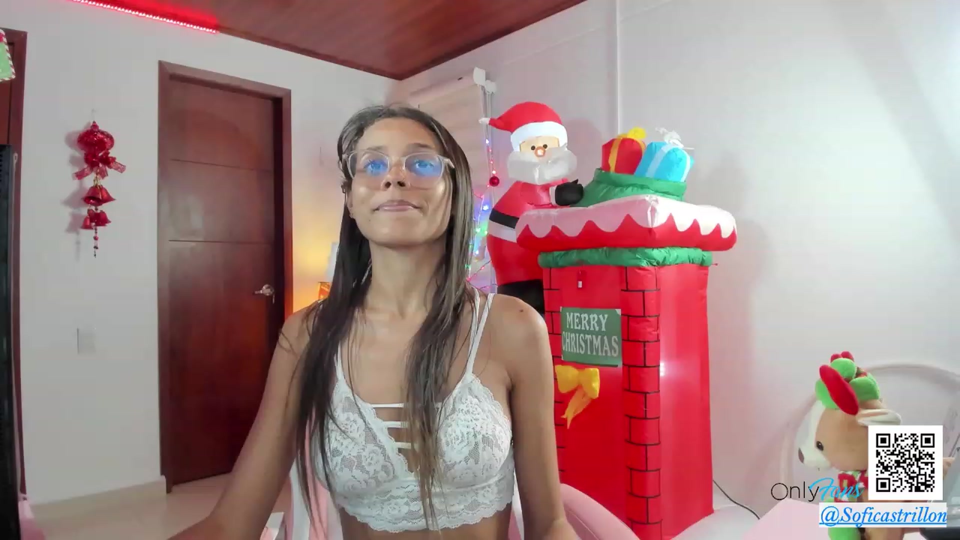 Gallery image thumbnail from pamela_land's myfreecams stream on, 12/13/2023, 02:52 image 18 of 20