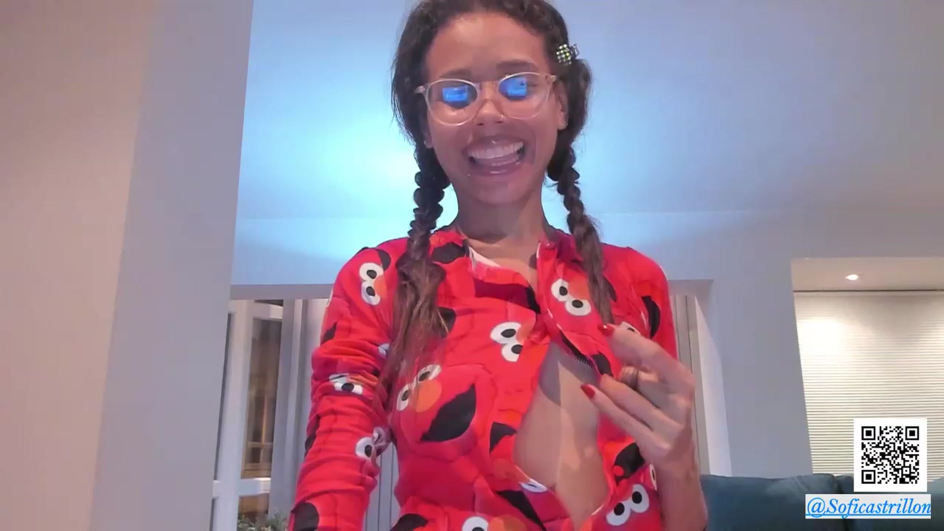 Gallery image thumbnail from pamela_land's myfreecams stream on, 02/09/2024, 01:20 image 13 of 20