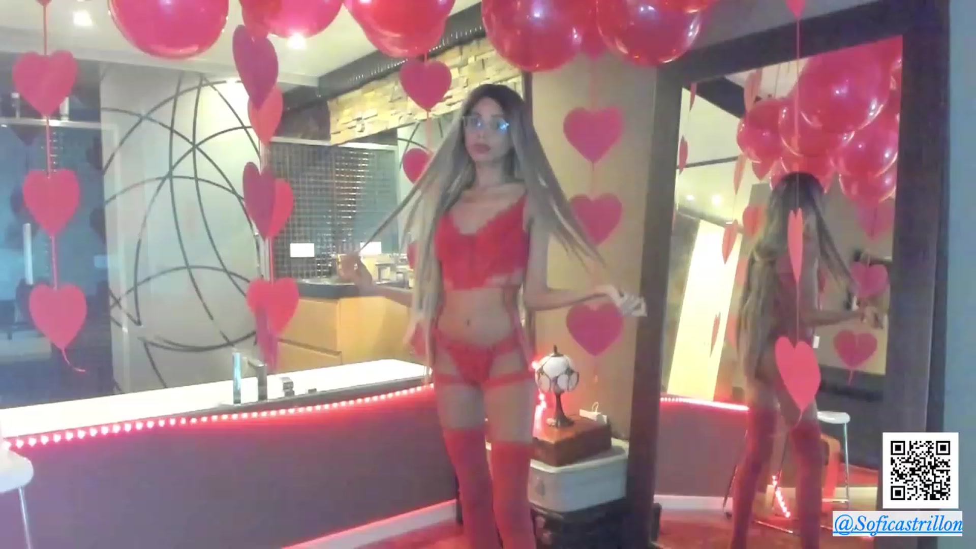 Gallery image thumbnail from pamela_land's myfreecams stream on, 02/14/2024, 16:45 image 14 of 20