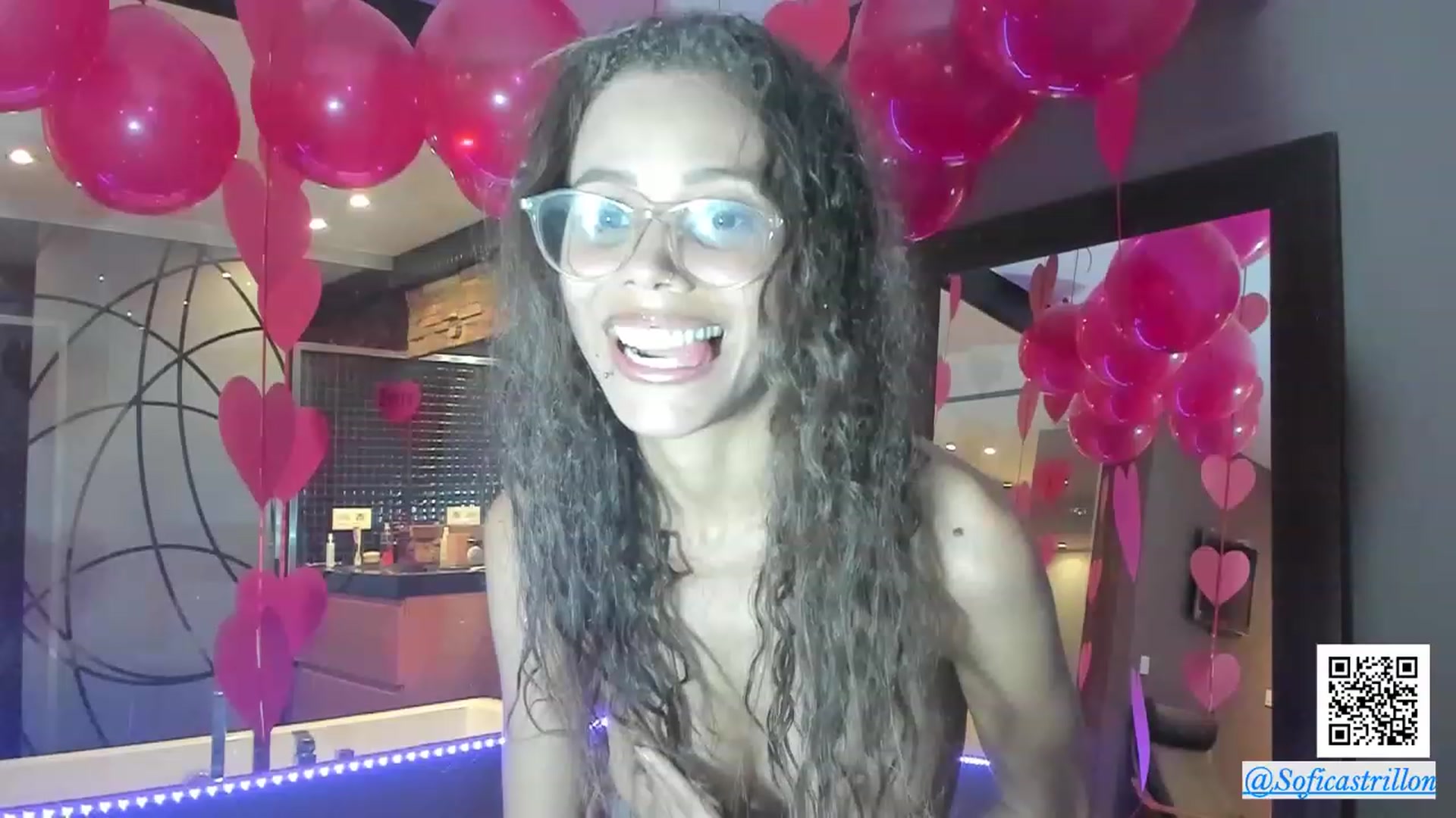 Gallery image thumbnail from pamela_land's myfreecams stream on, 02/15/2024, 16:42 image 15 of 20