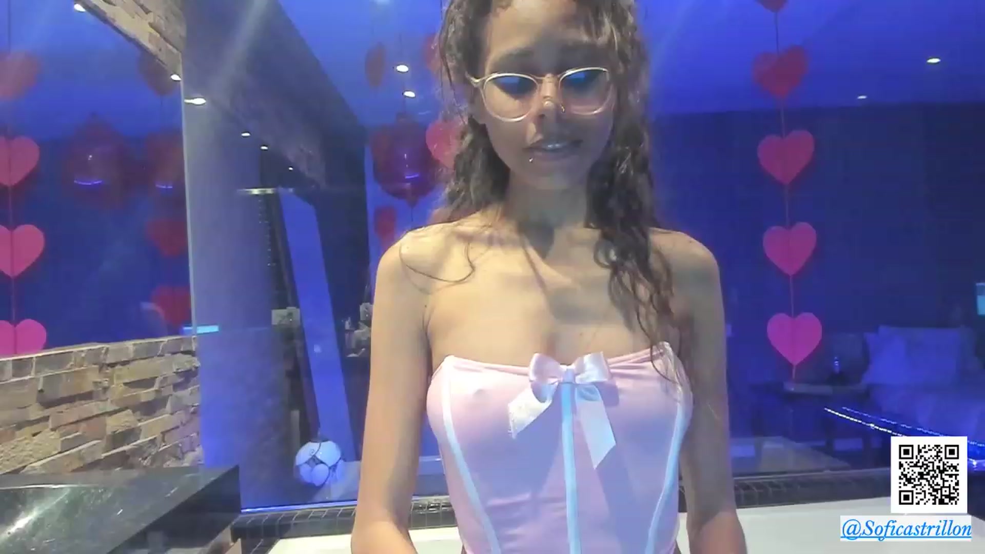 Gallery image thumbnail from pamela_land's myfreecams stream on, 02/16/2024, 14:42 image 19 of 20