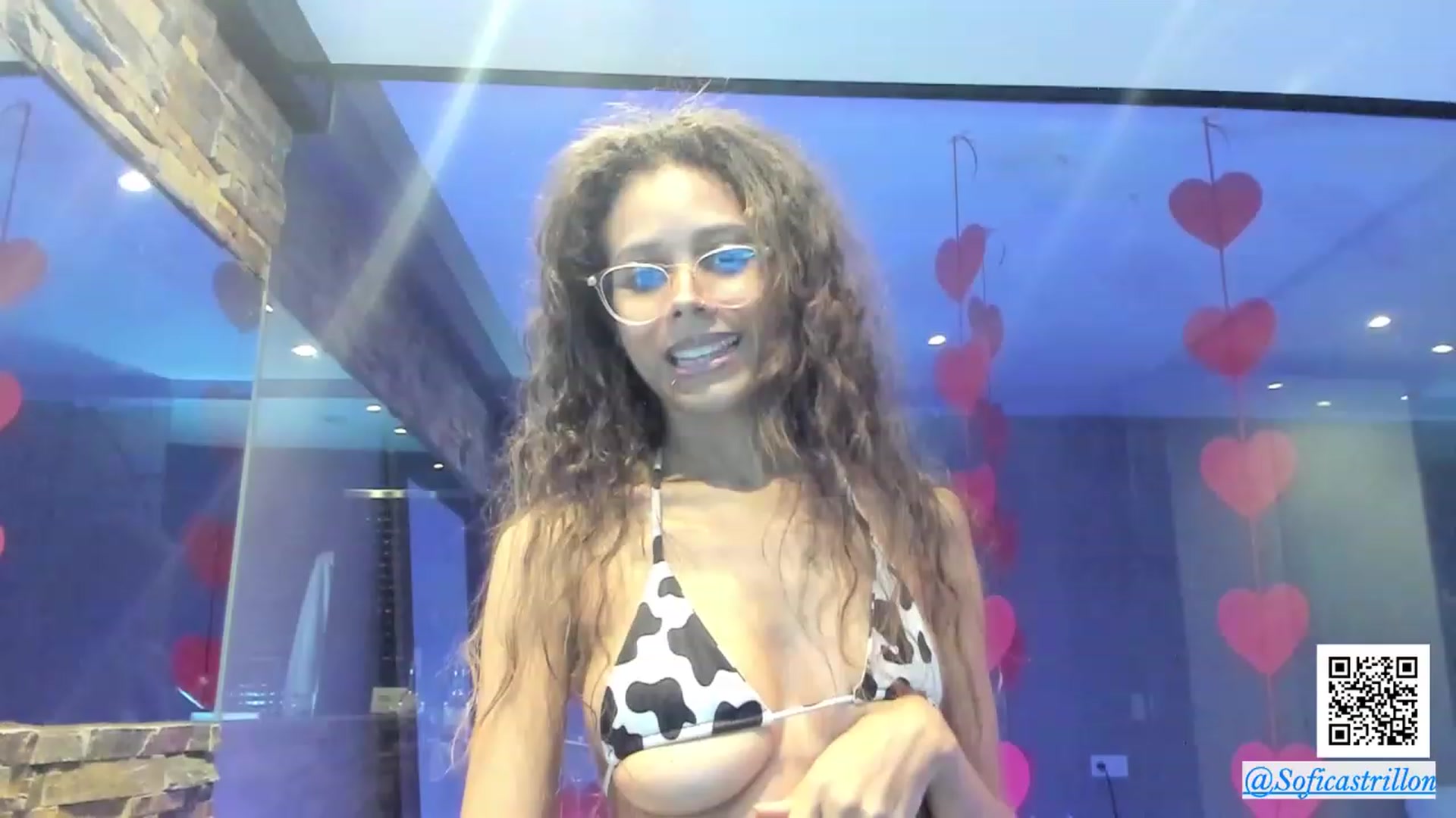 Gallery image thumbnail from pamela_land's myfreecams stream on, 02/17/2024, 17:43 image 8 of 20