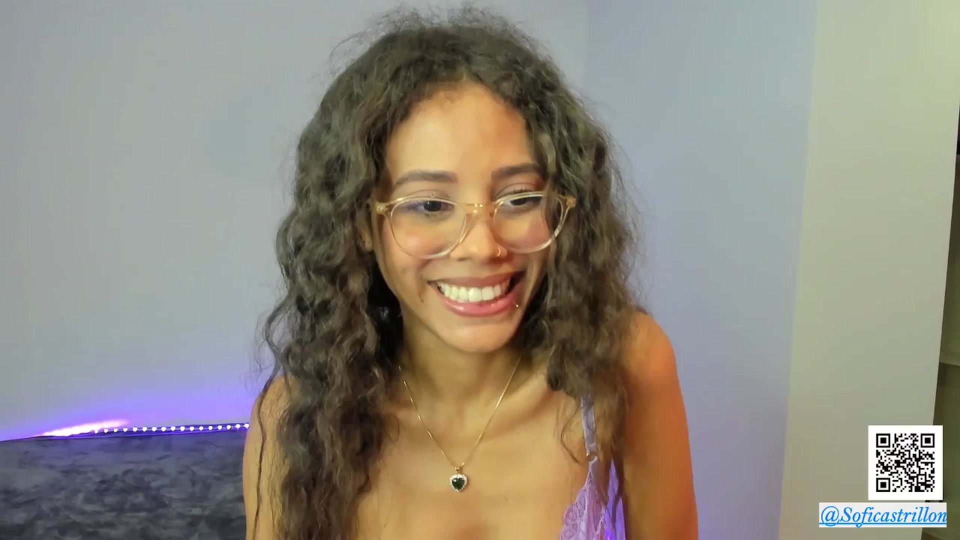 Gallery image thumbnail from pamela_land's myfreecams stream on, 04/01/2024, 23:43 image 3 of 20