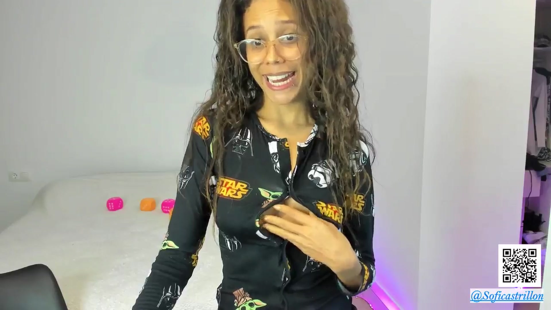 Gallery image thumbnail from pamela_land's myfreecams stream on, 05/01/2024, 15:20 image 10 of 20
