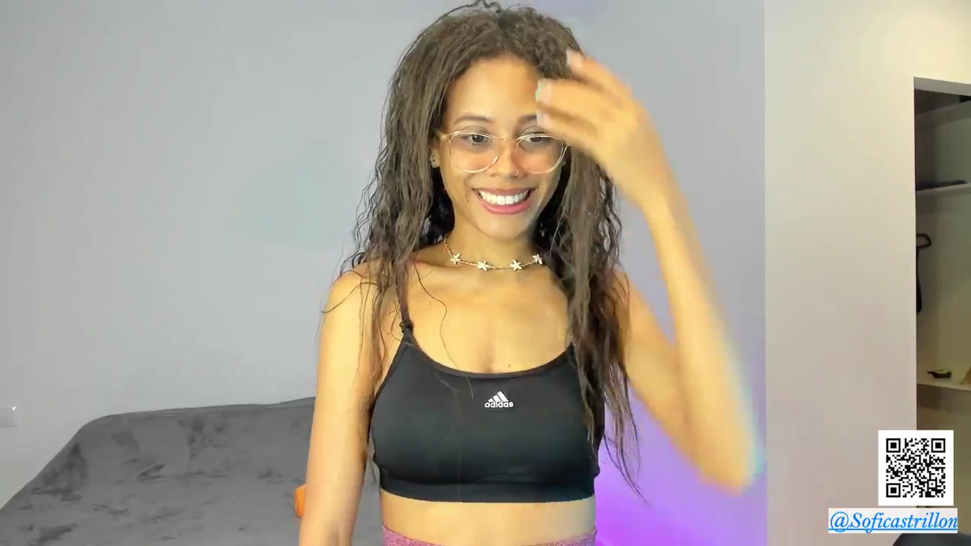 Gallery image thumbnail from pamela_land's myfreecams stream on, 05/03/2024, 15:37 image 14 of 20