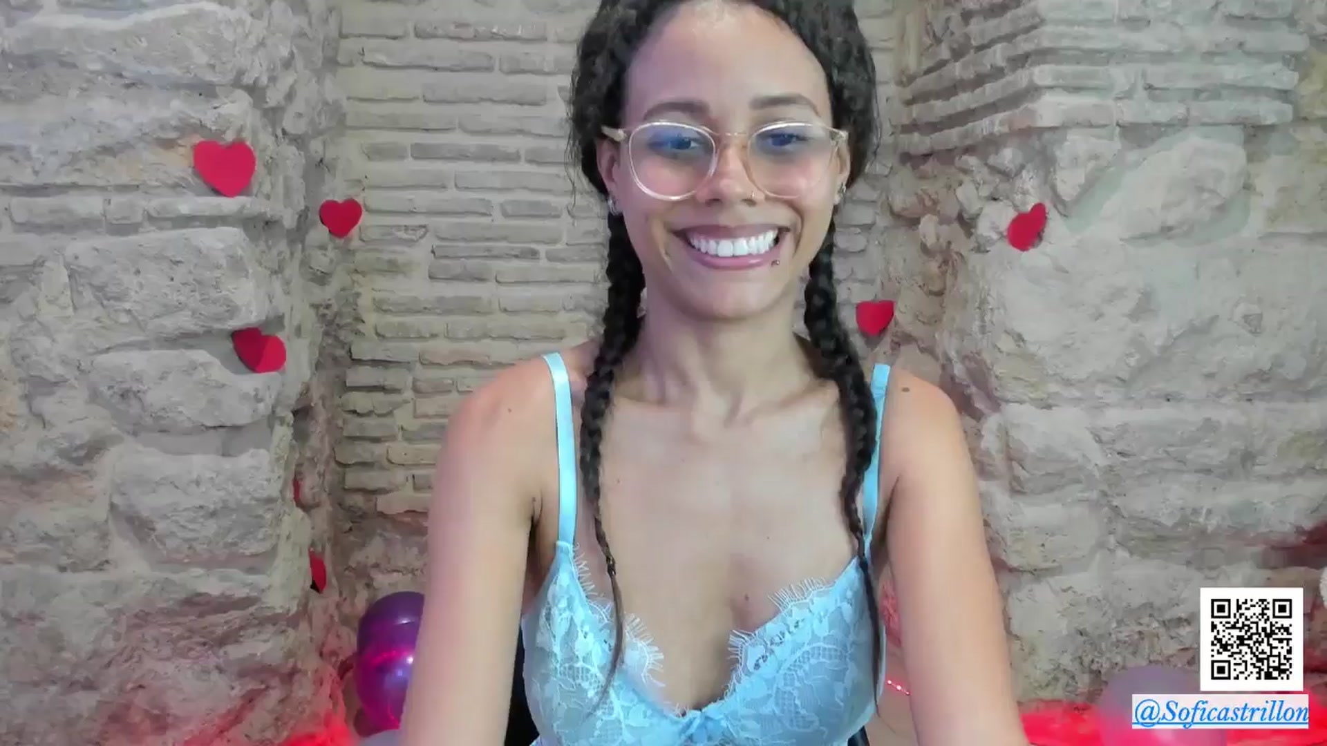 Gallery image thumbnail from pamela_land's myfreecams stream on, 05/10/2024, 18:45 image 8 of 20