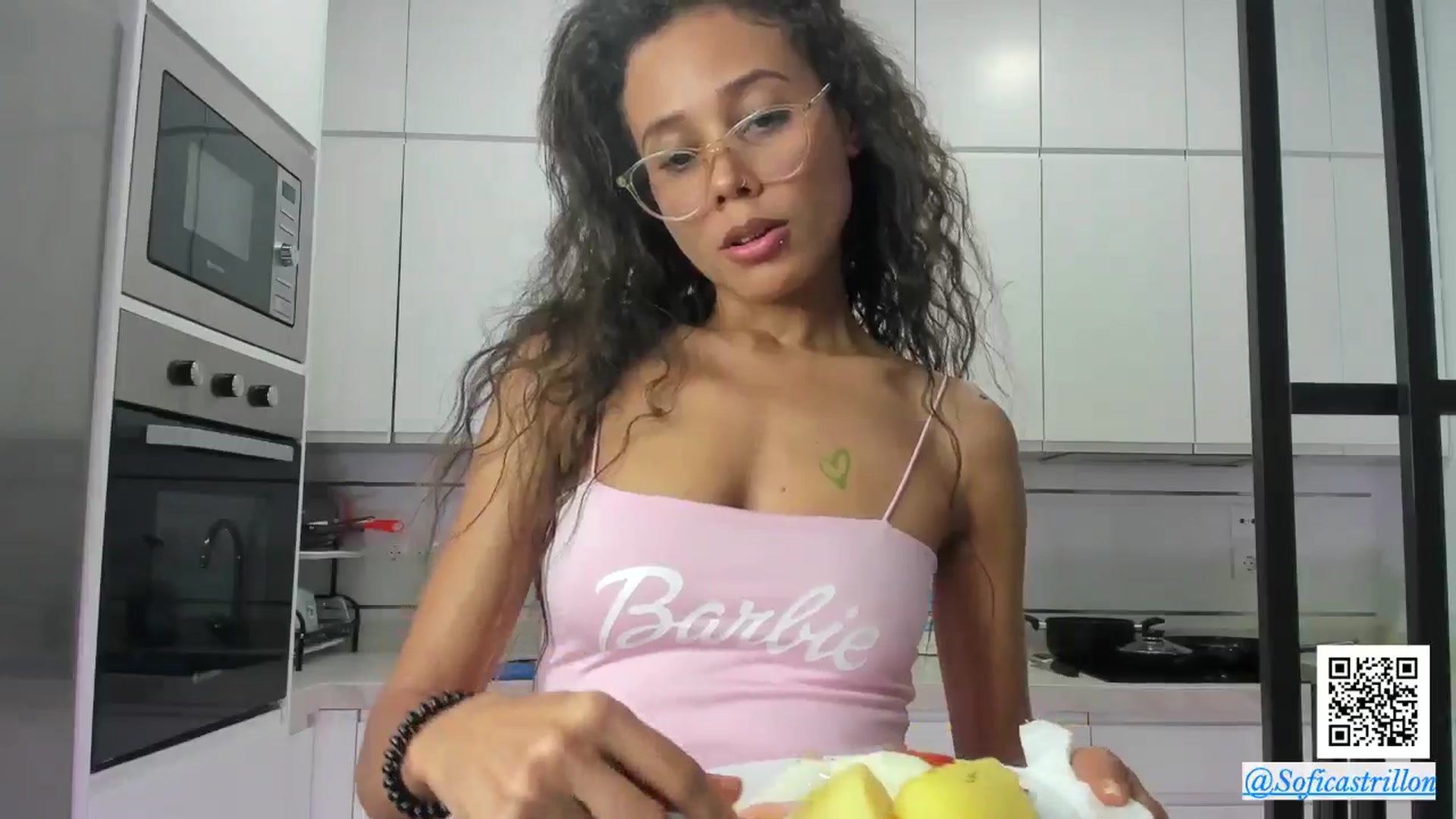 Gallery image thumbnail from pamela_land's myfreecams stream on, 05/24/2024, 20:27 image 20 of 20
