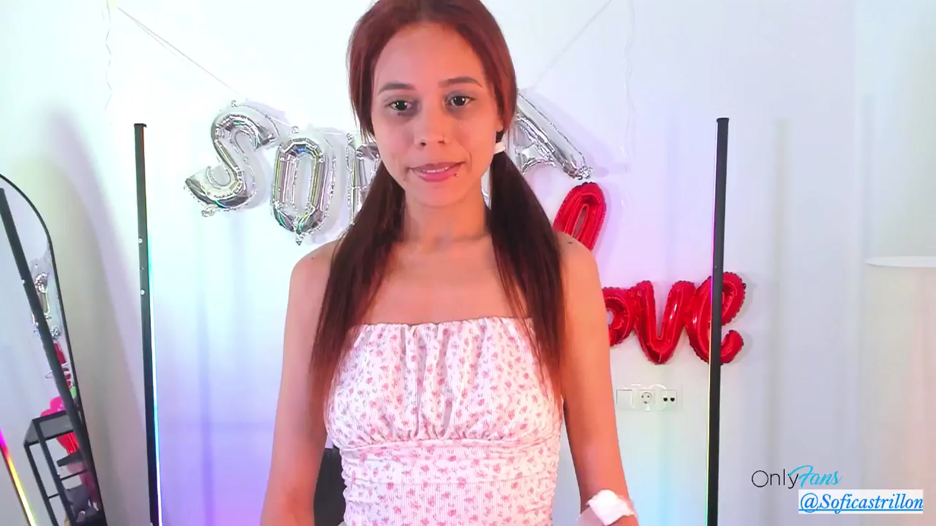 Gallery image thumbnail from pamela_land's myfreecams stream on, 01/07/2025, 19:15 image 1 of 20