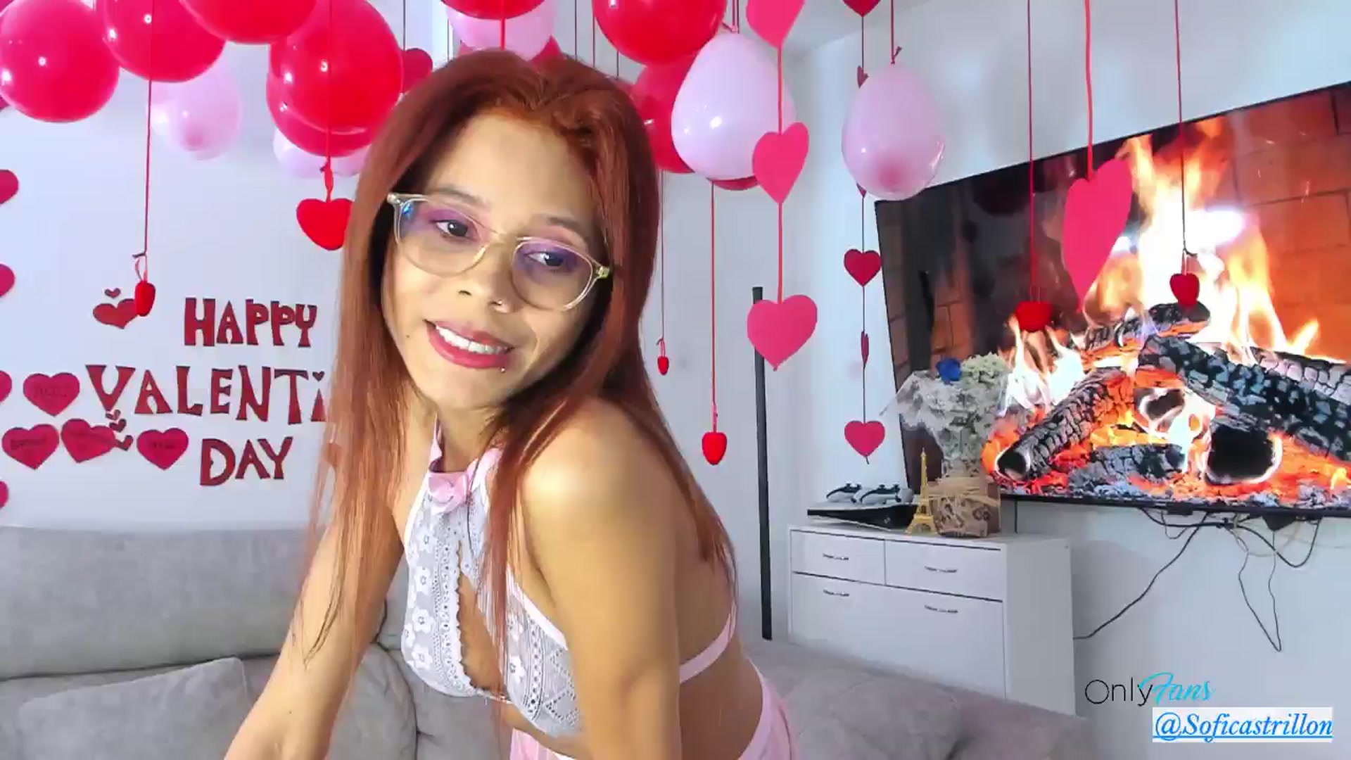 Gallery image thumbnail from pamela_land's myfreecams stream on, 02/15/2025, 15:40 image 11 of 20