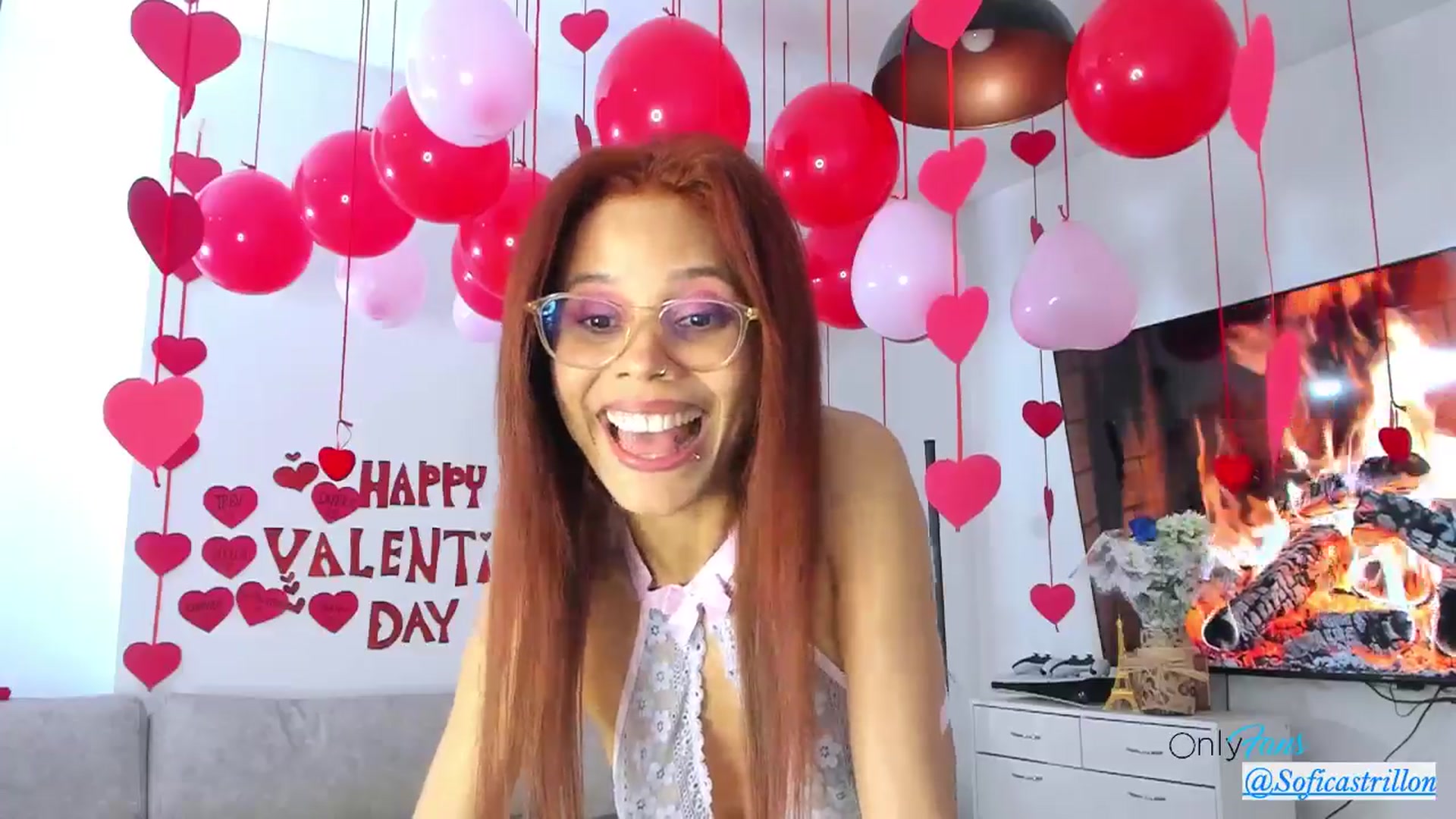 Gallery image thumbnail from pamela_land's myfreecams stream on, 02/15/2025, 18:24 image 4 of 20