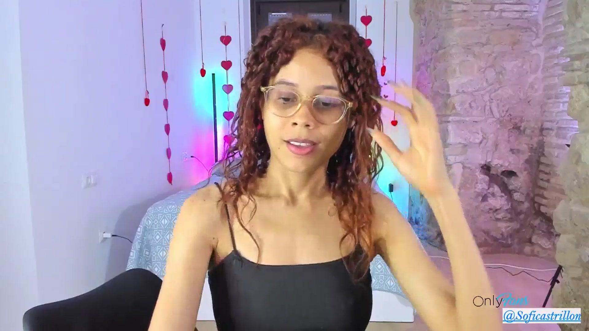 Gallery image thumbnail from pamela_land's myfreecams stream on, 04/19/2025, 18:58 image 10 of 20