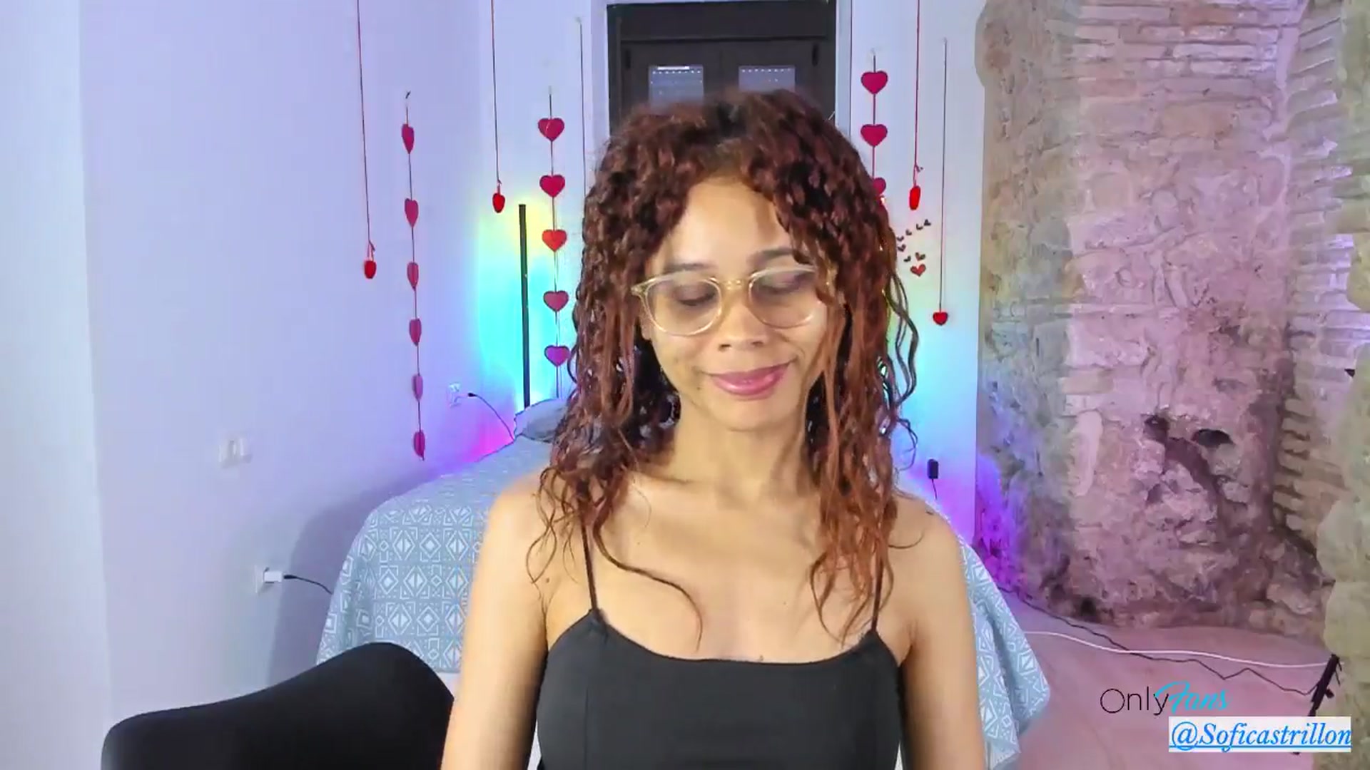 Gallery image thumbnail from pamela_land's myfreecams stream on, 04/19/2025, 18:58 image 5 of 20