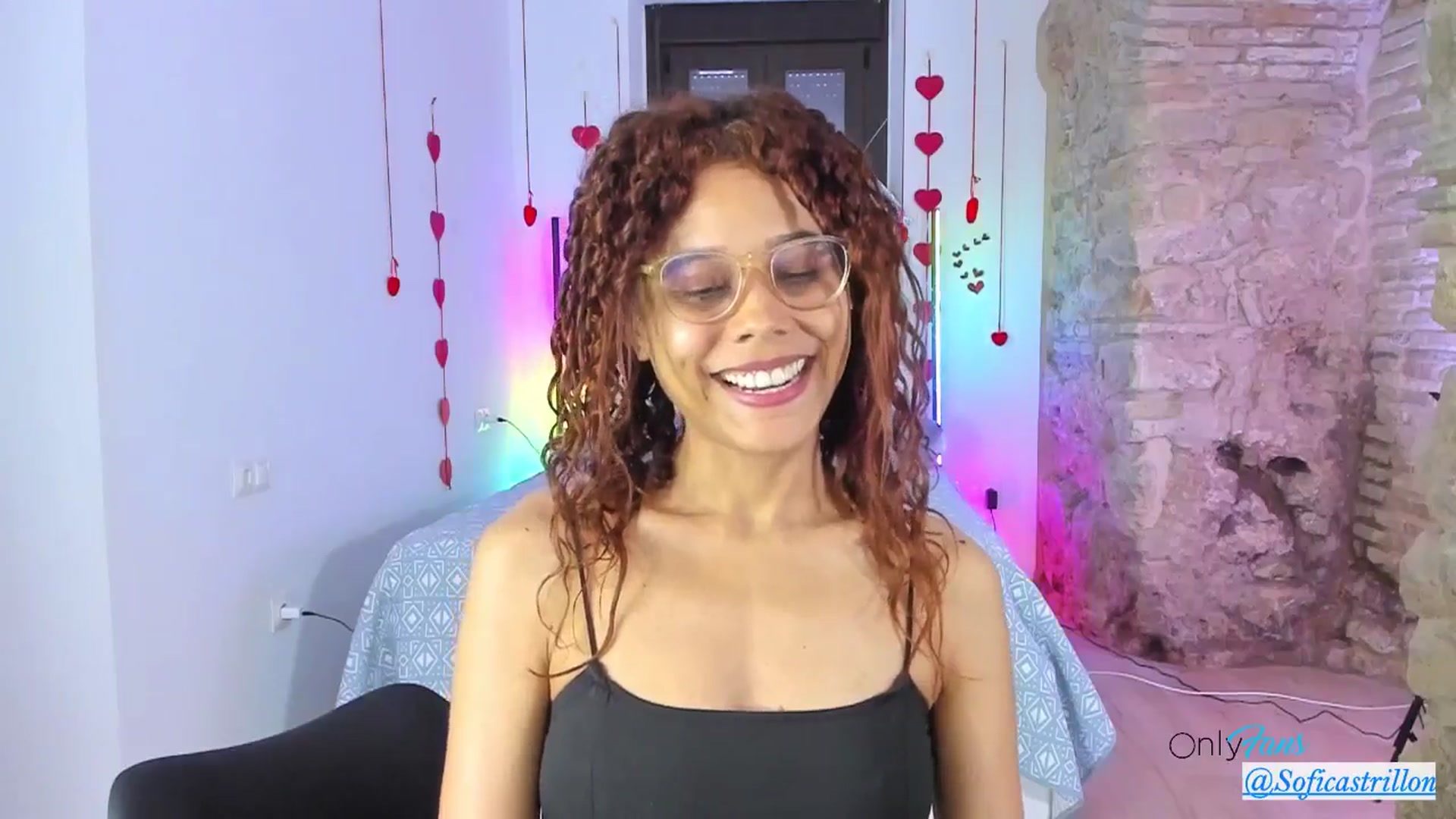 Gallery image thumbnail from pamela_land's myfreecams stream on, 04/19/2025, 18:58 image 4 of 20