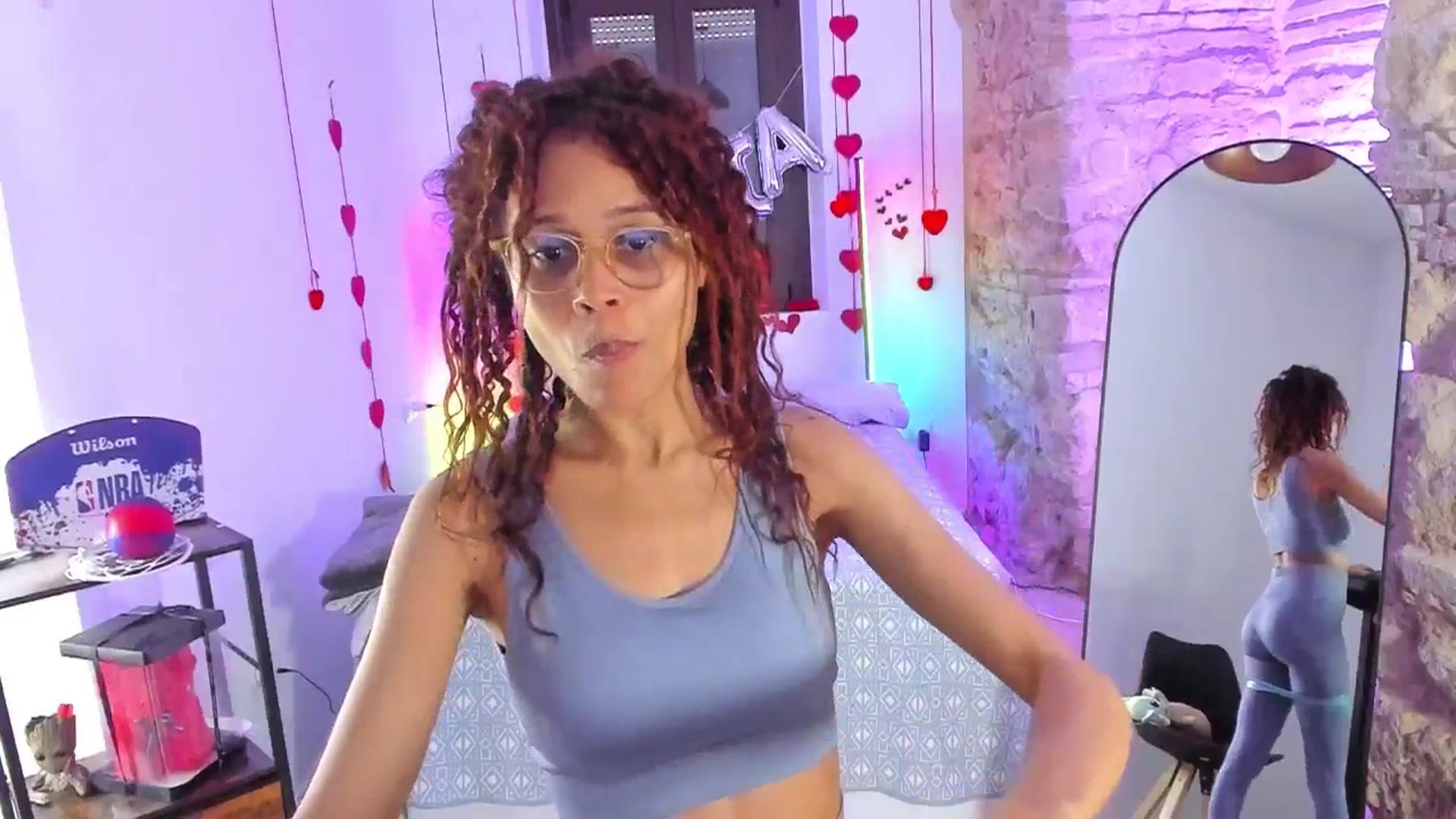Gallery image thumbnail from pamela_land's myfreecams stream on, 04/27/2025, 15:32 image 19 of 20