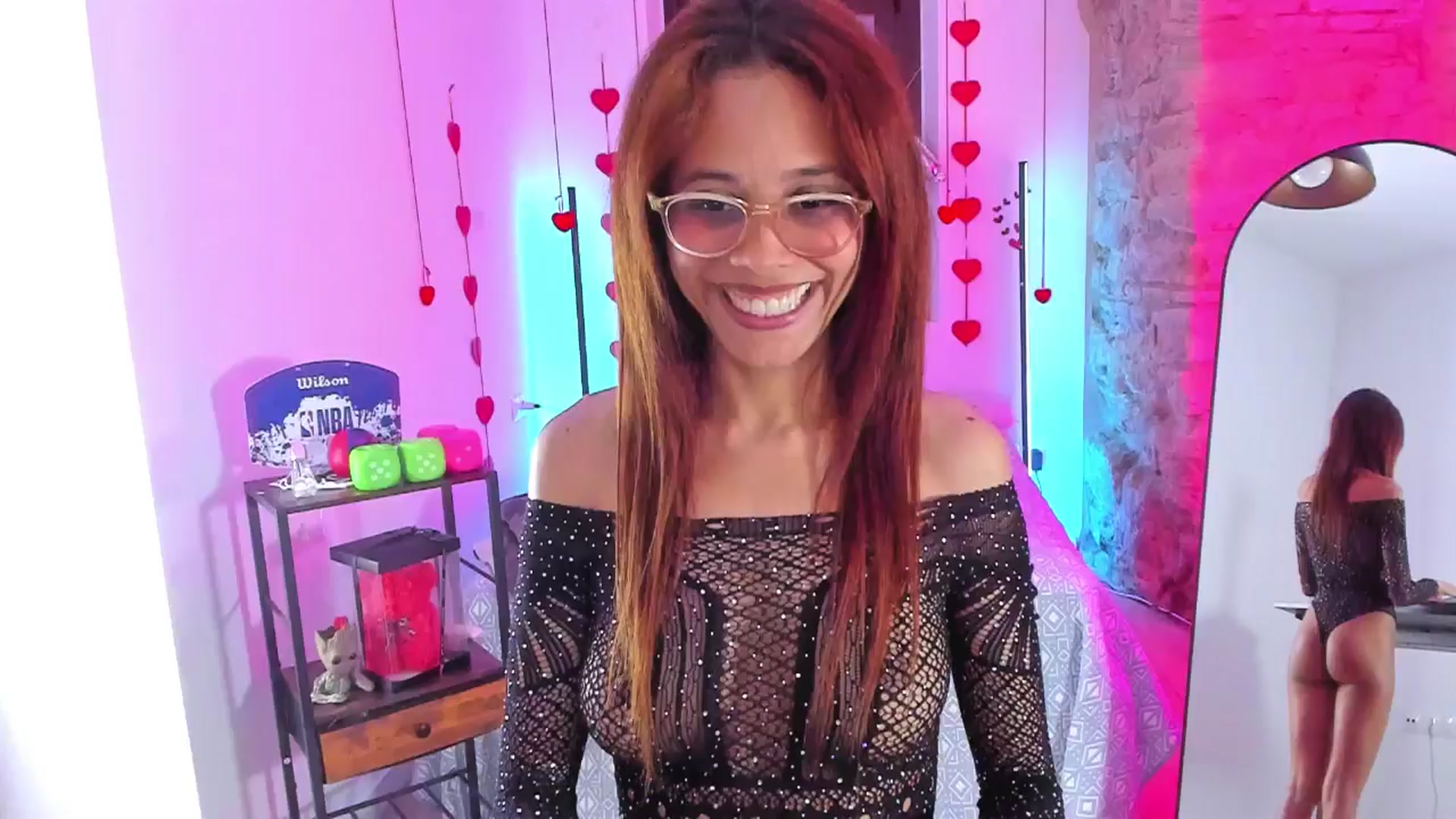 Gallery image thumbnail from pamela_land's myfreecams stream on, 05/17/2025, 16:51 image 5 of 20