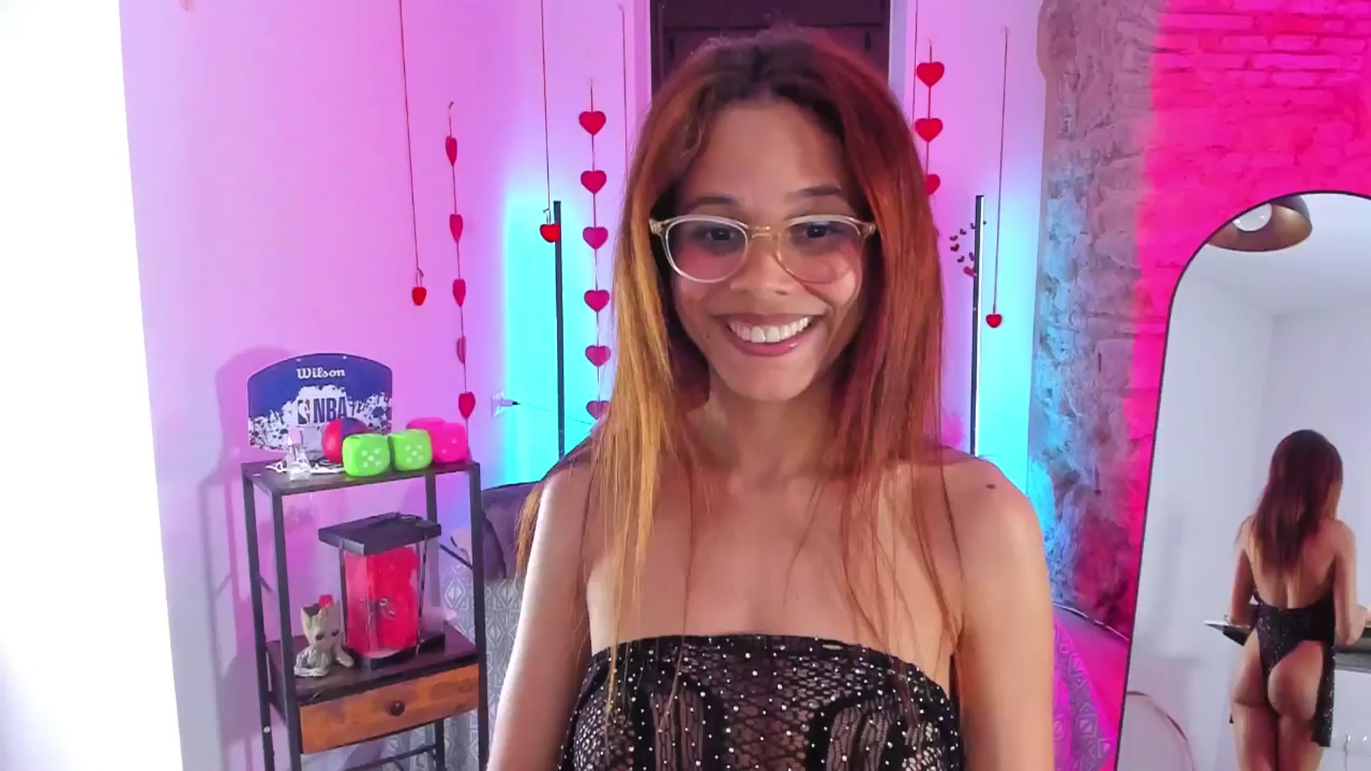 Gallery image thumbnail from pamela_land's myfreecams stream on, 05/17/2025, 17:42 image 18 of 20