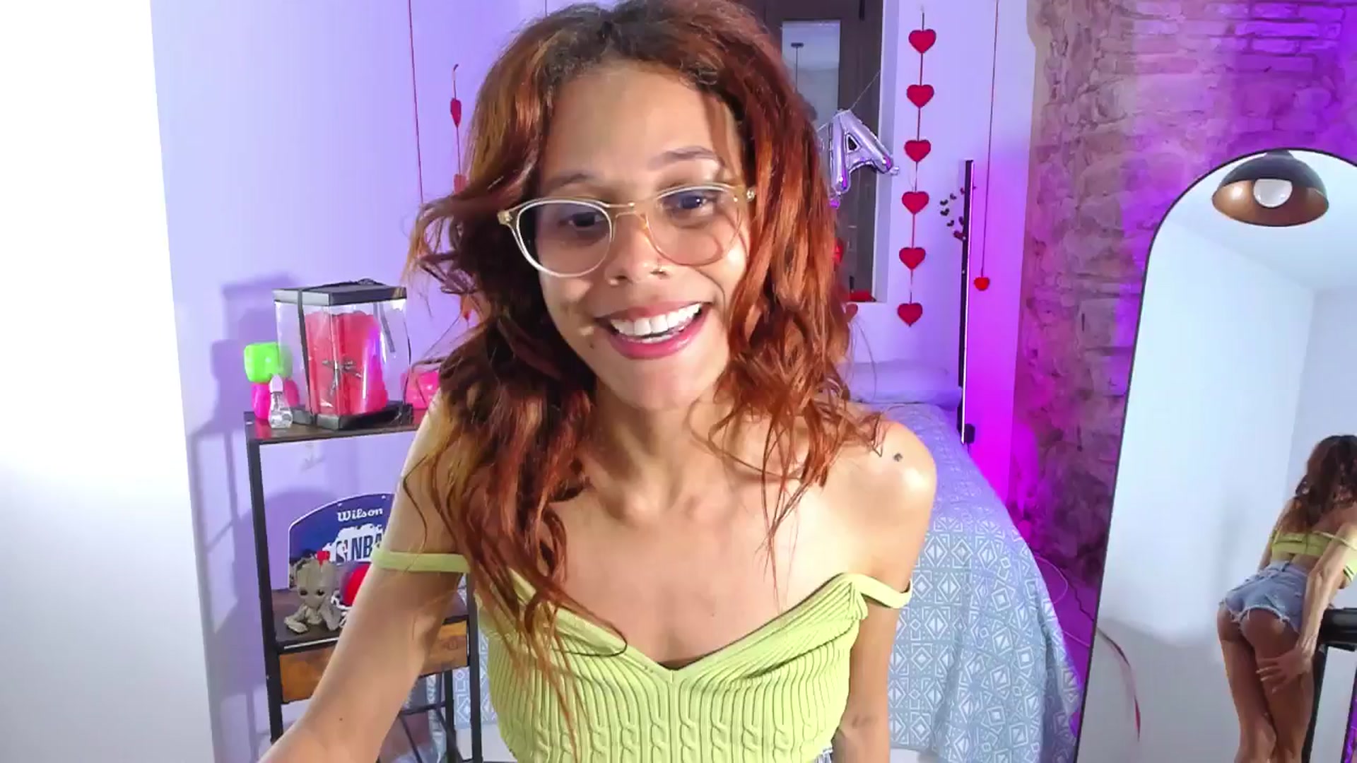 Gallery image thumbnail from pamela_land's myfreecams stream on, 05/30/2025, 18:07 image 6 of 20