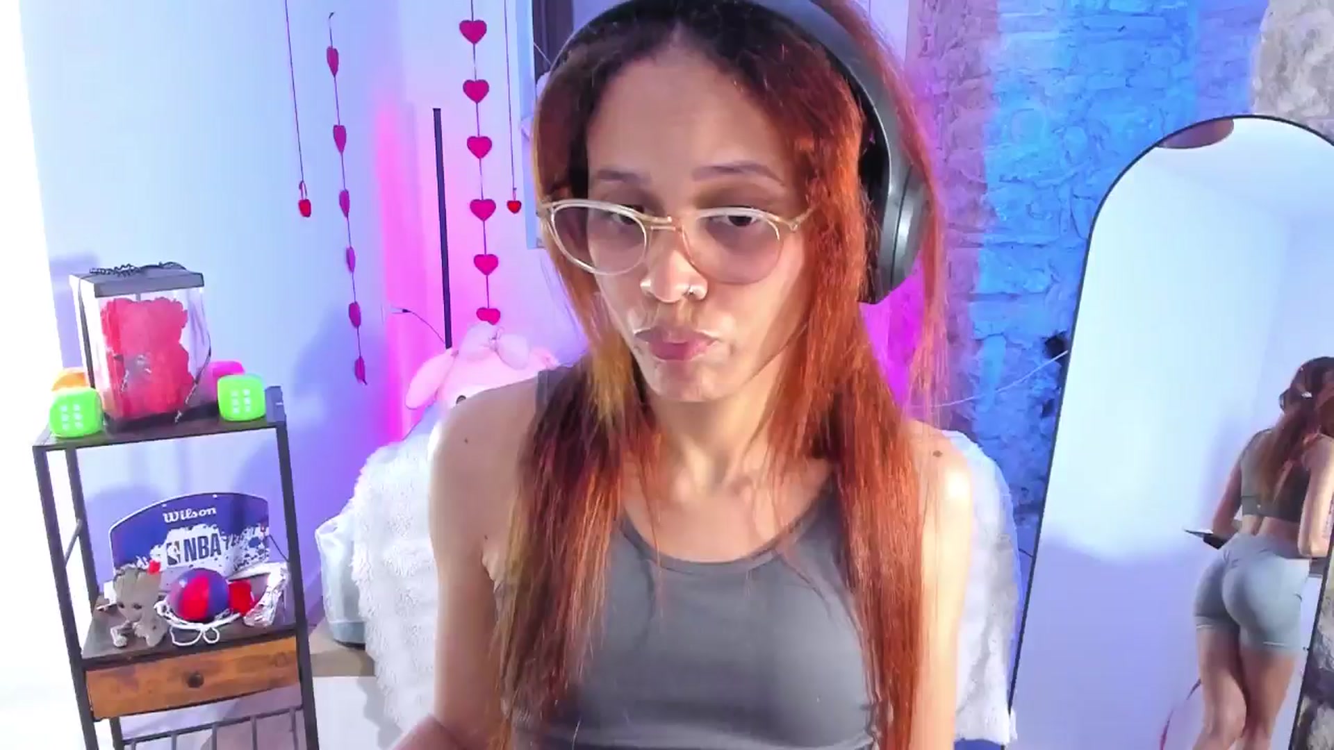 Gallery image thumbnail from pamela_land's myfreecams stream on, 06/24/2025, 19:30 image 7 of 20