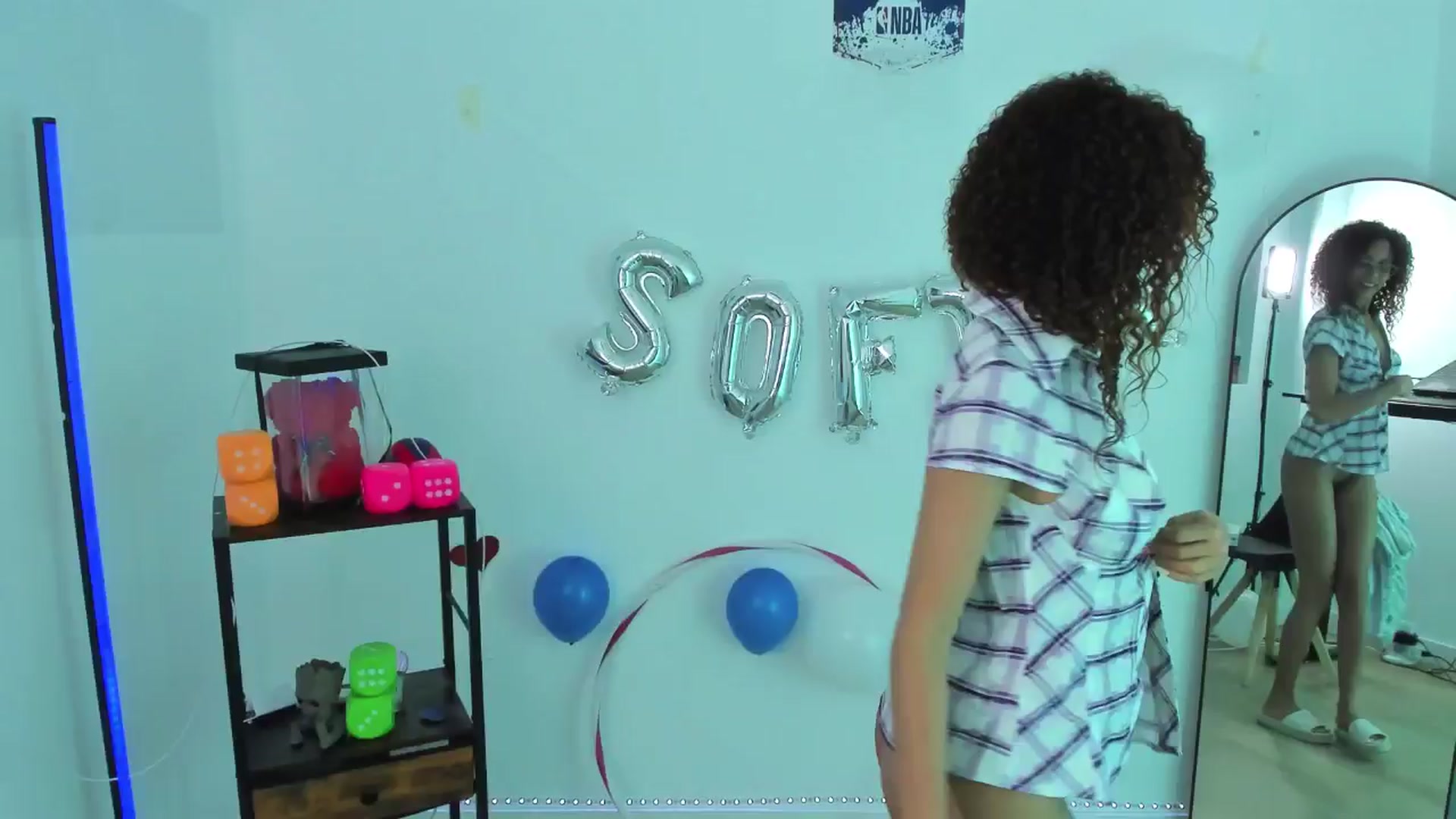 Gallery image thumbnail from pamela_land's myfreecams stream on, 07/19/2025, 14:03 image 15 of 20