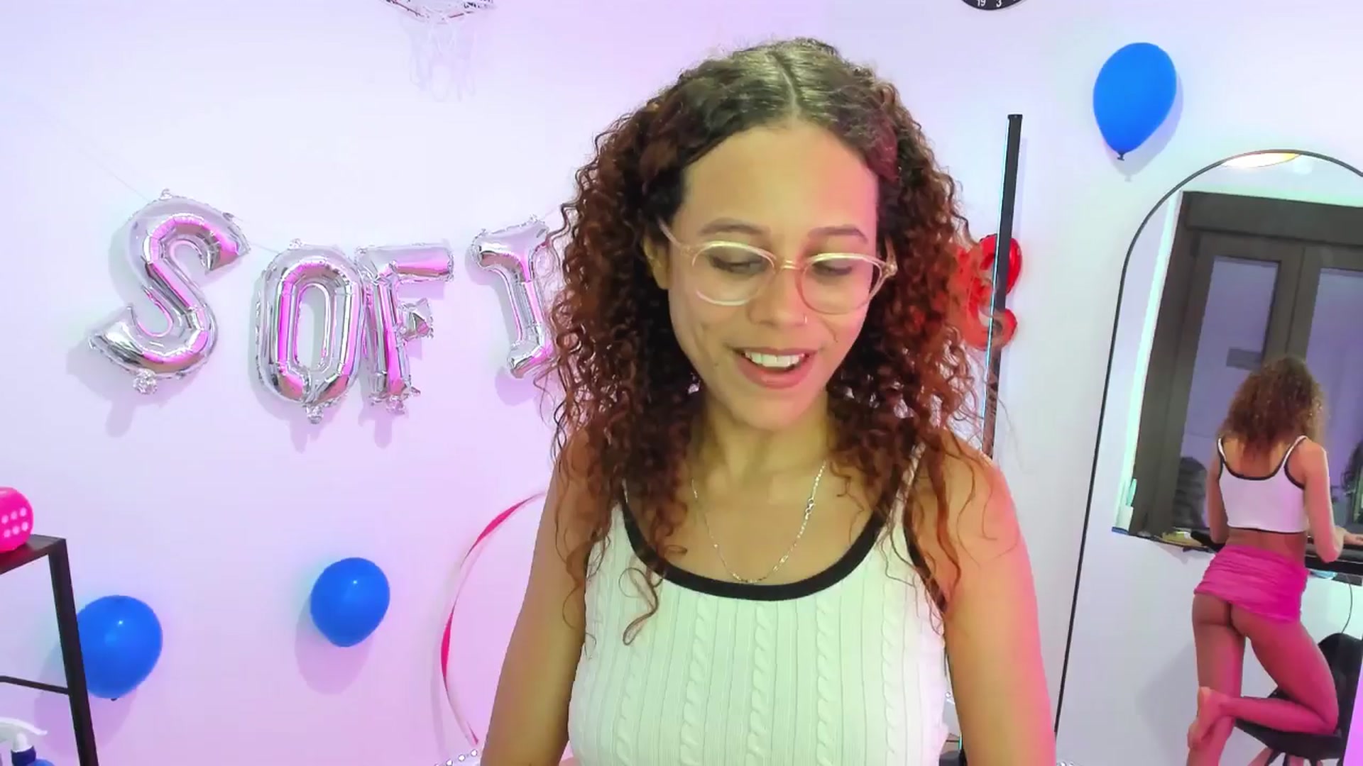 Gallery image thumbnail from pamela_land's myfreecams stream on, 07/29/2025, 18:11 image 18 of 20